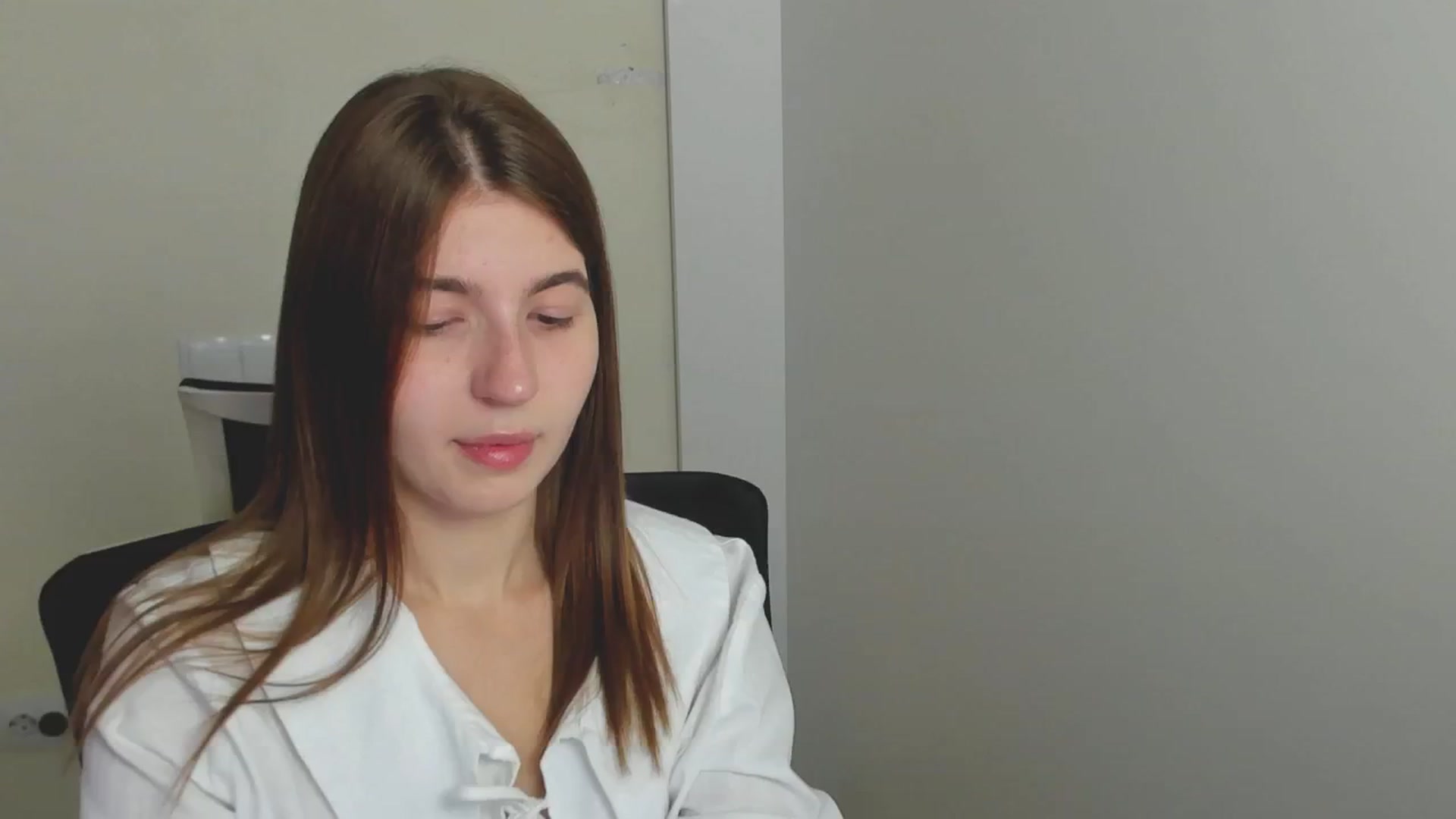Gallery image thumbnail from Emilia_cherry's myfreecams stream on, 07/24/2024, 07:56 image 1 of 20