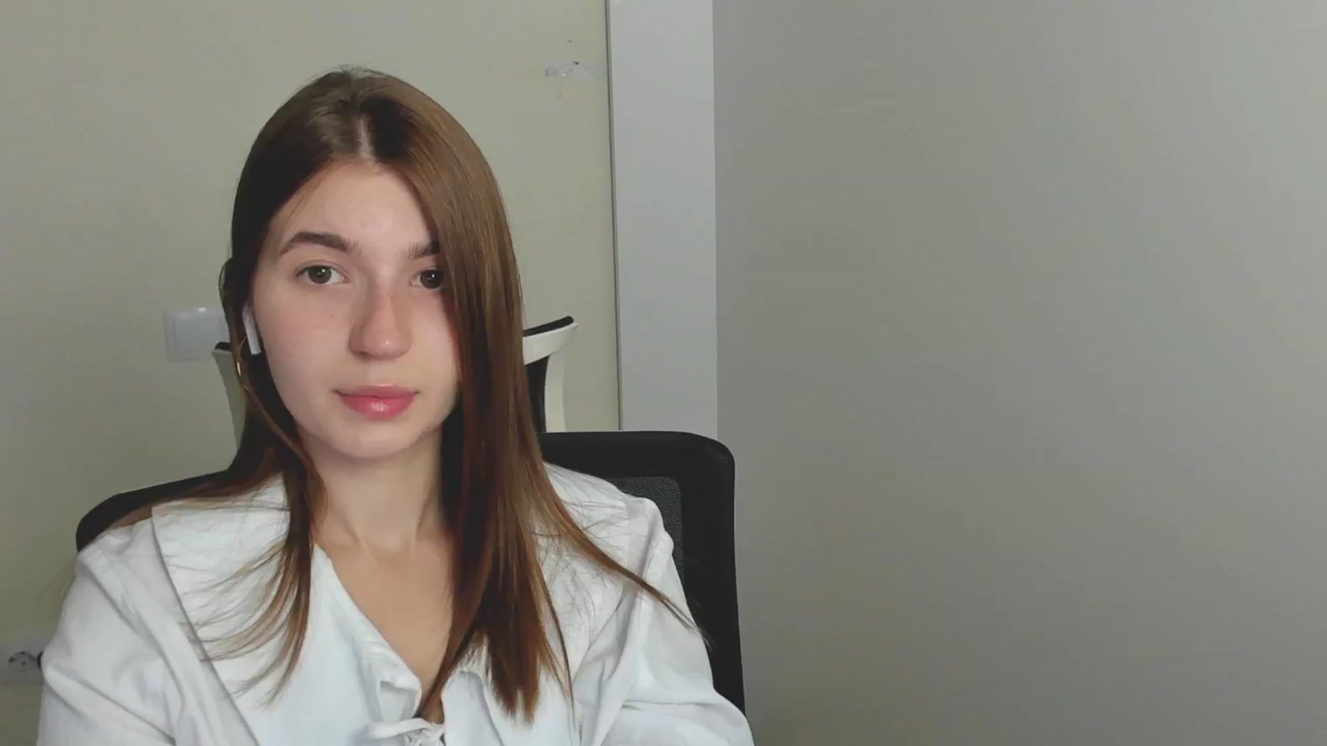 Gallery image thumbnail from Emilia_cherry's myfreecams stream on, 07/24/2024, 07:56 image 4 of 20