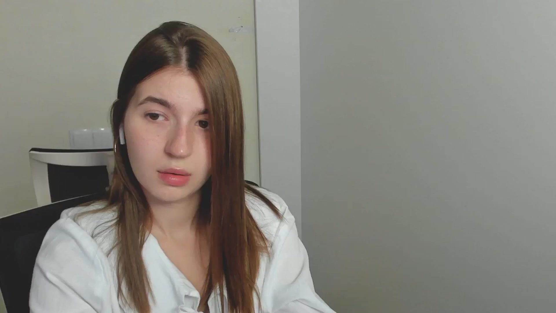 Gallery image thumbnail from Emilia_cherry's myfreecams stream on, 07/24/2024, 07:56 image 16 of 20