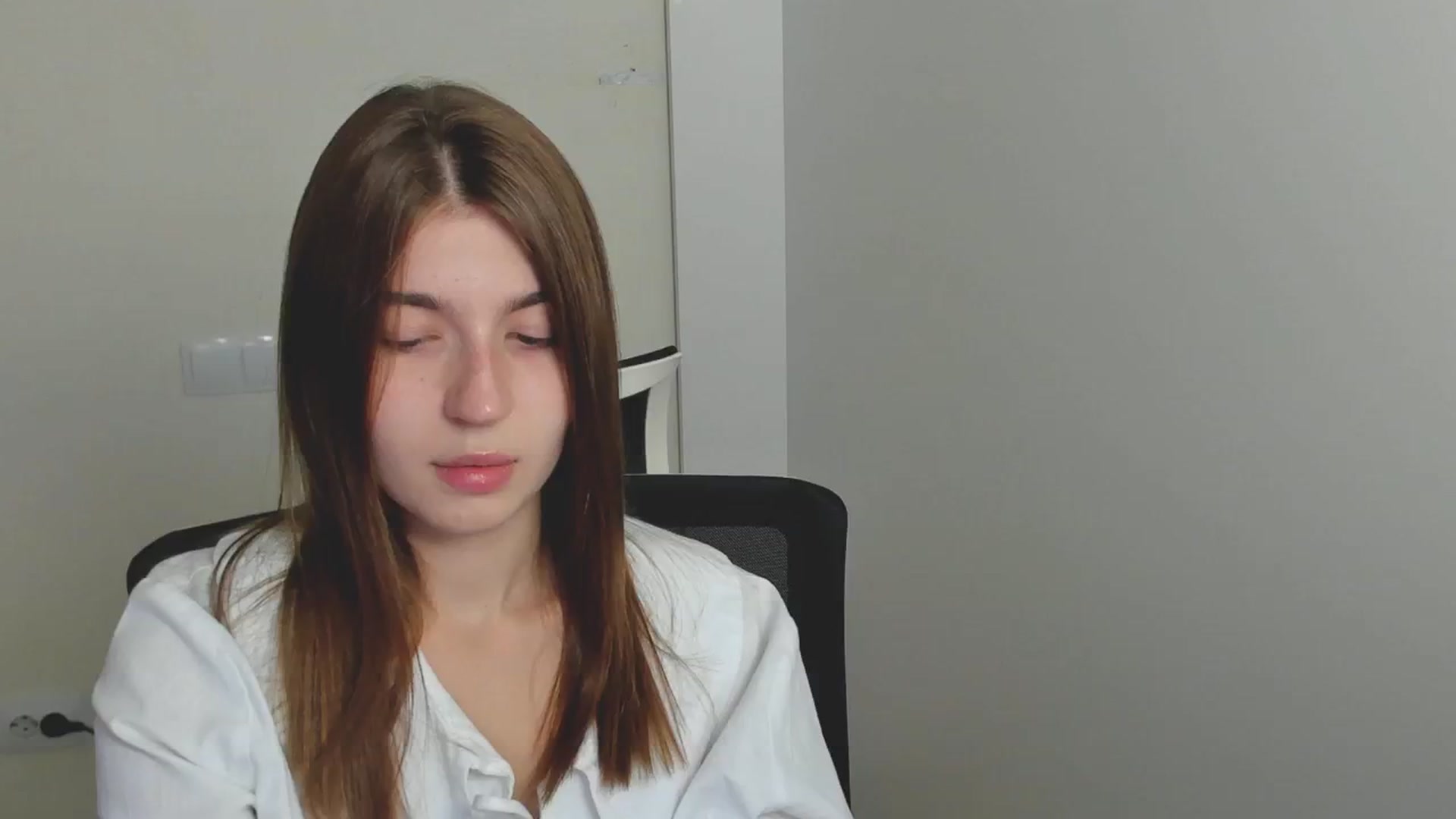 Gallery image thumbnail from Emilia_cherry's myfreecams stream on, 07/24/2024, 07:56 image 8 of 20