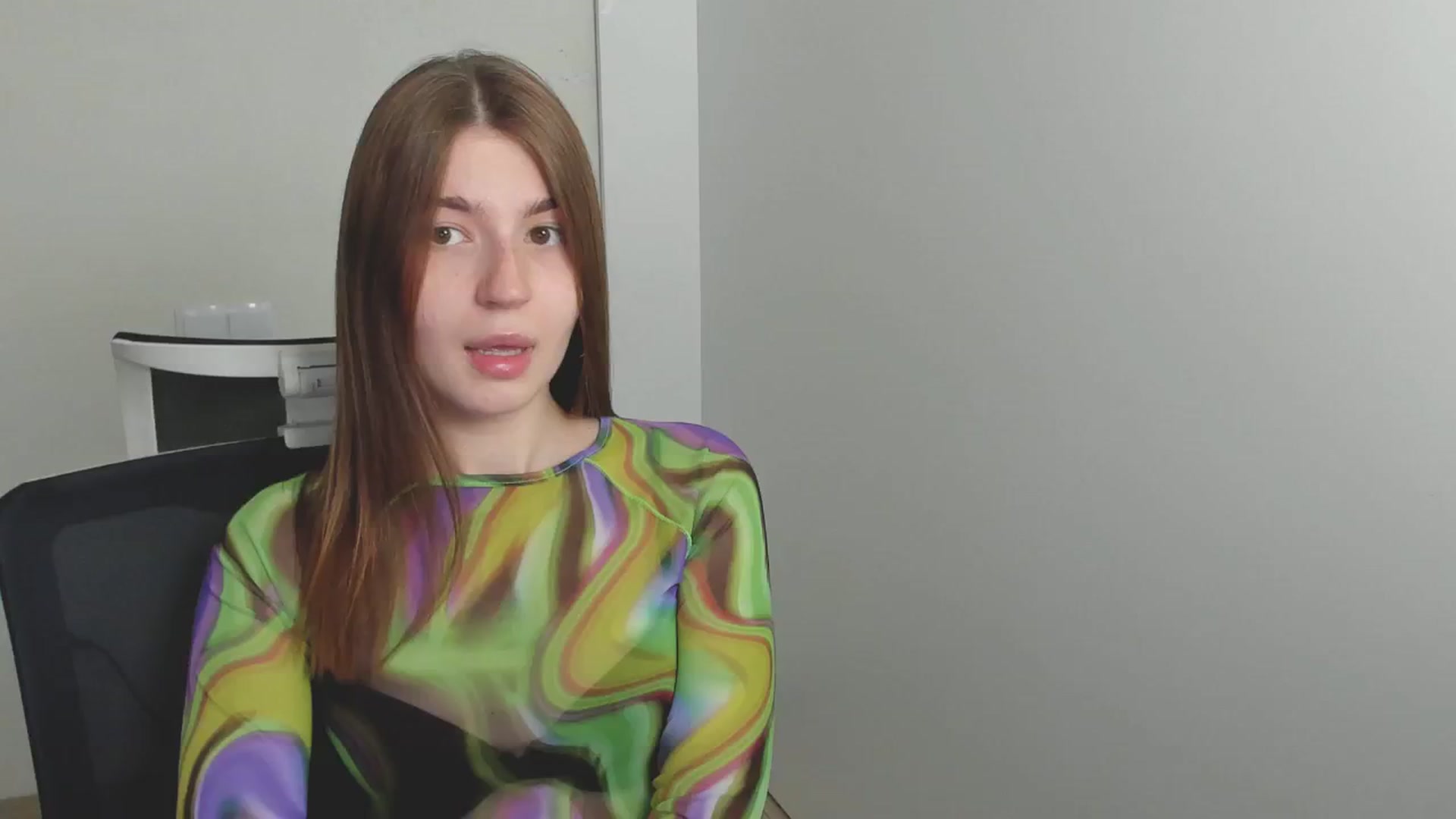 Gallery image thumbnail from Emilia_cherry's myfreecams stream on, 07/25/2024, 07:58 image 4 of 20