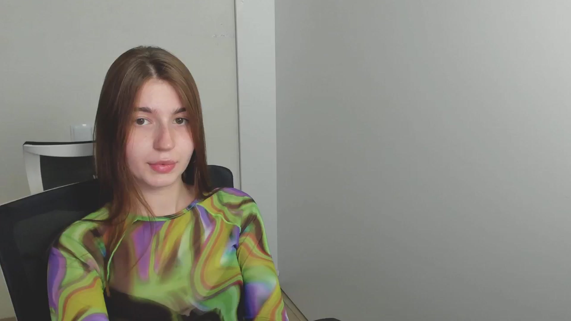 Gallery image thumbnail from Emilia_cherry's myfreecams stream on, 07/25/2024, 11:45 image 16 of 20