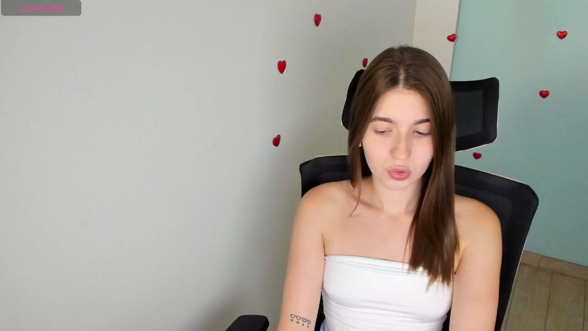 Gallery image thumbnail from Emilia_cherry's myfreecams stream on, 08/03/2024, 11:25 image 10 of 20