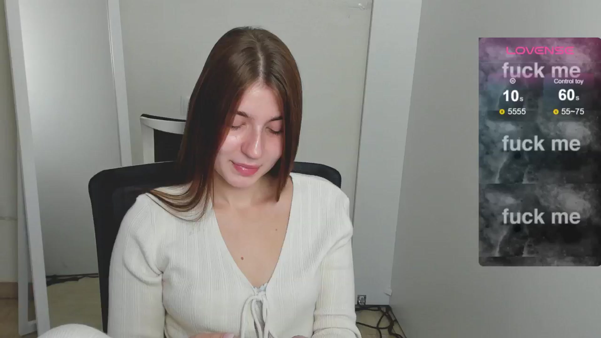 Gallery image thumbnail from Emilia_cherry's myfreecams stream on, 08/07/2024, 07:05 image 1 of 20