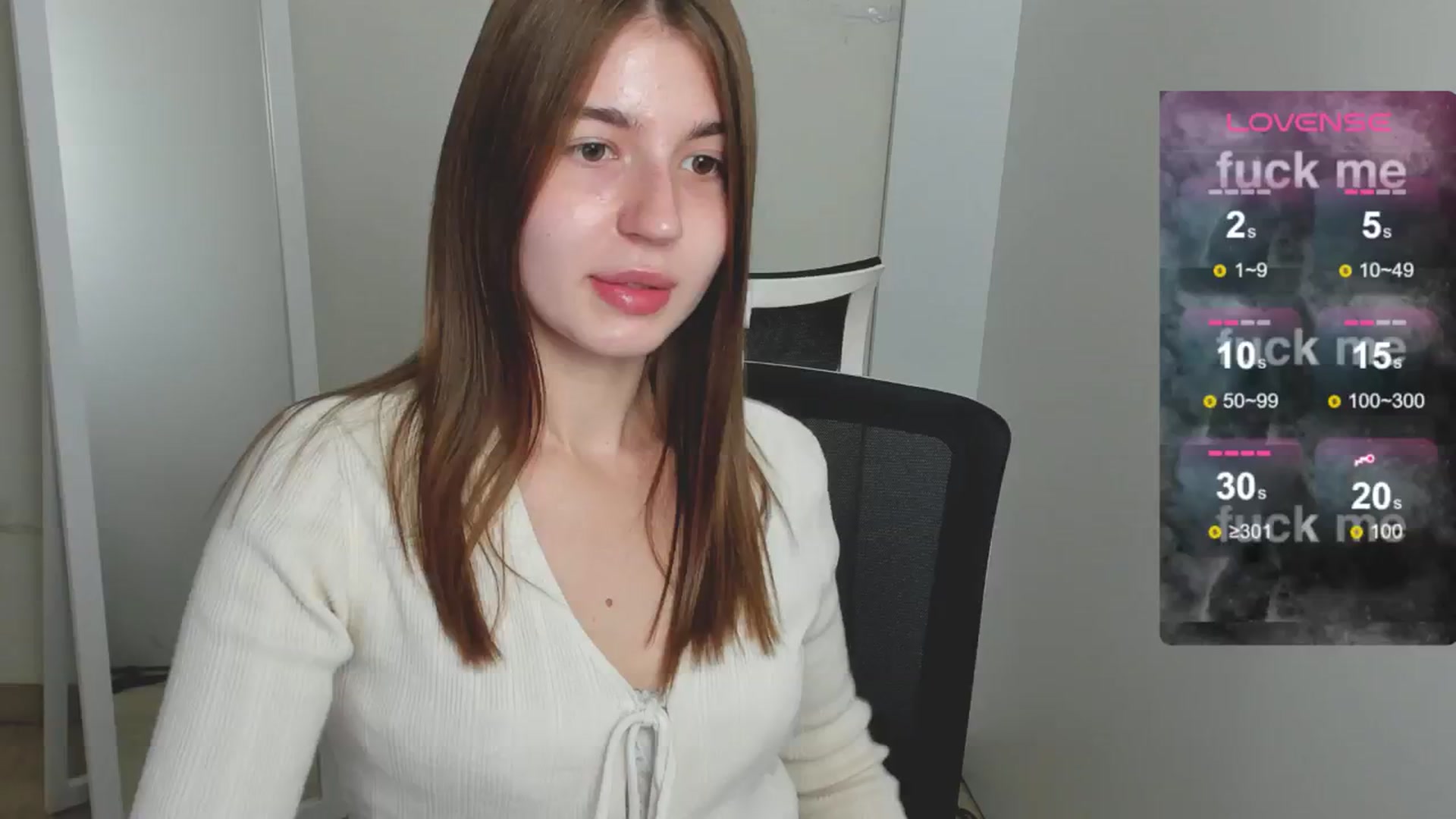 Gallery image thumbnail from Emilia_cherry's myfreecams stream on, 08/07/2024, 07:05 image 16 of 20