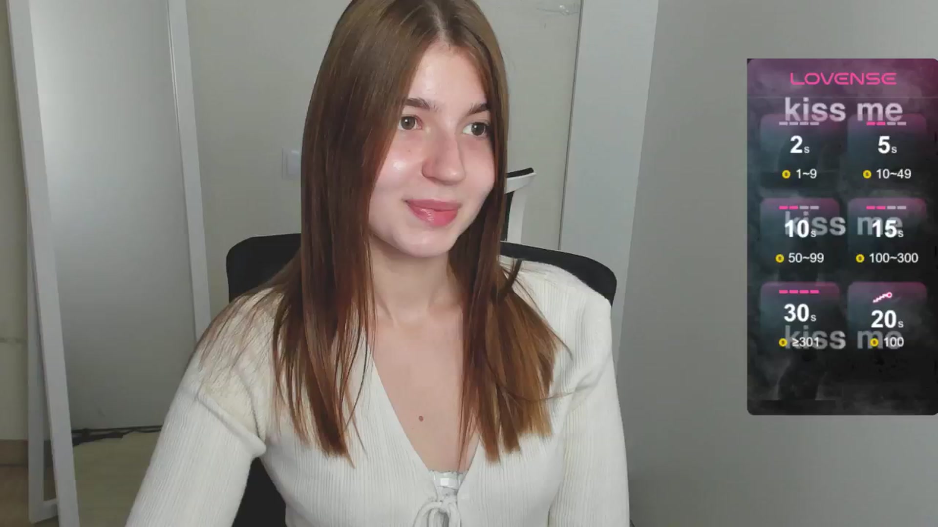 Gallery image thumbnail from Emilia_cherry's myfreecams stream on, 08/07/2024, 07:05 image 15 of 20