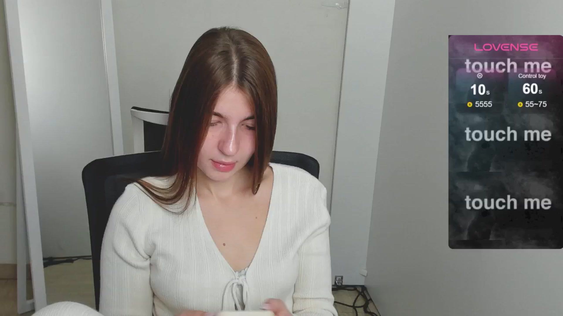 Gallery image thumbnail from Emilia_cherry's myfreecams stream on, 08/07/2024, 07:05 image 2 of 20