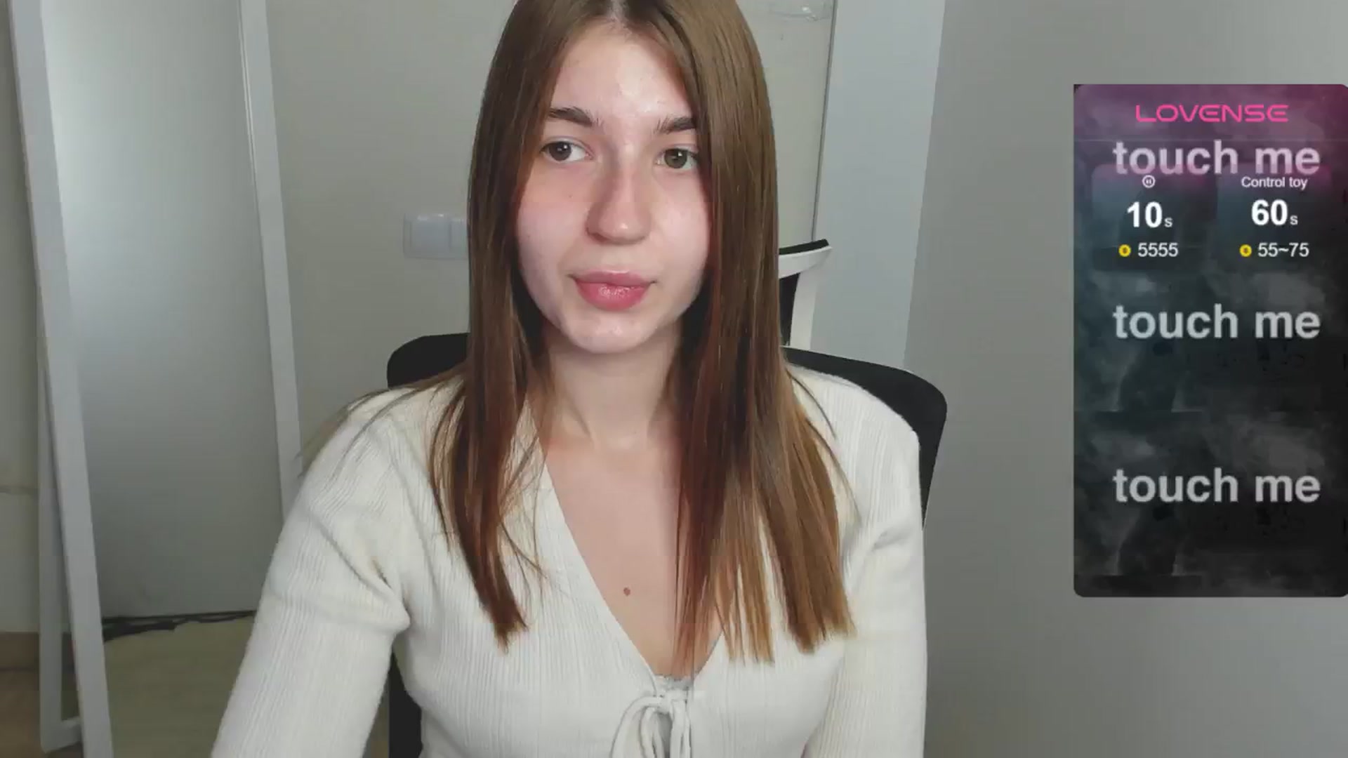 Gallery image thumbnail from Emilia_cherry's myfreecams stream on, 08/07/2024, 07:05 image 18 of 20