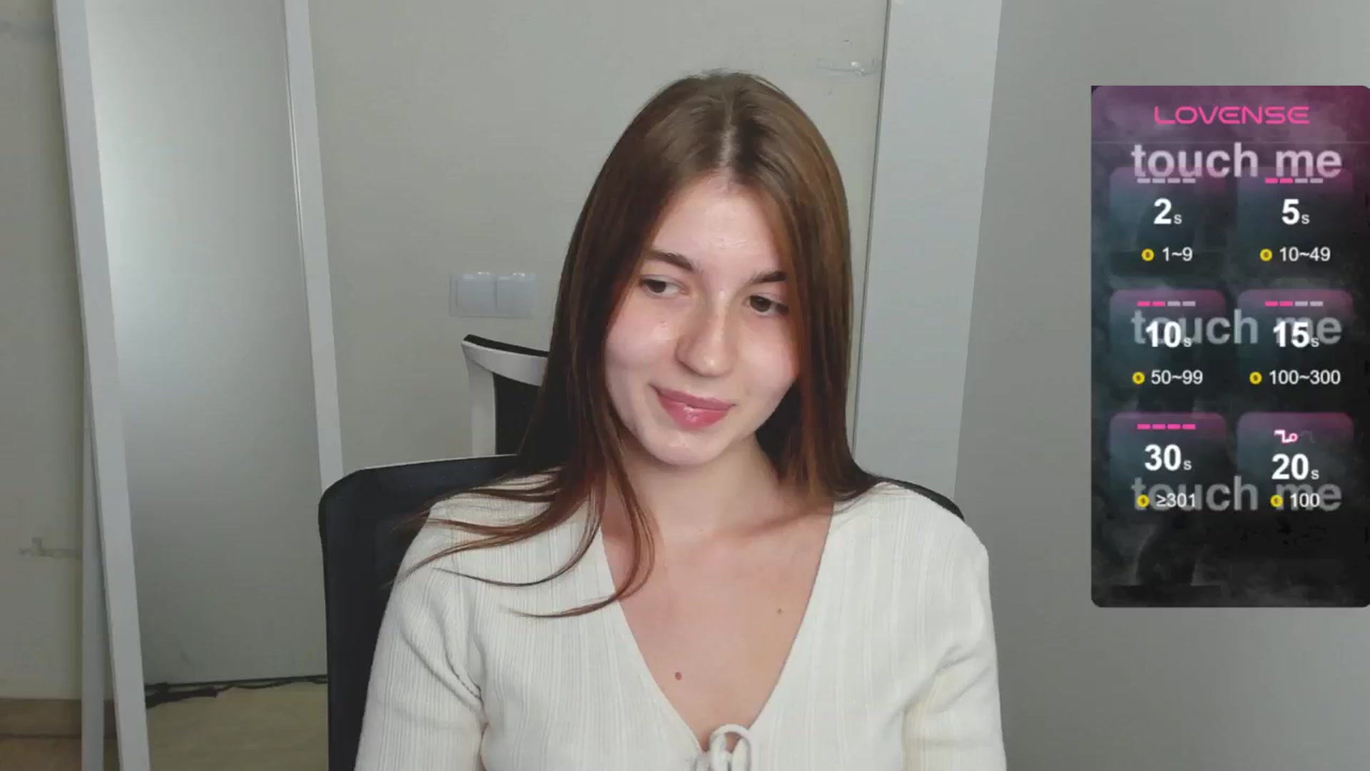 Gallery image thumbnail from Emilia_cherry's myfreecams stream on, 08/07/2024, 10:45 image 11 of 20