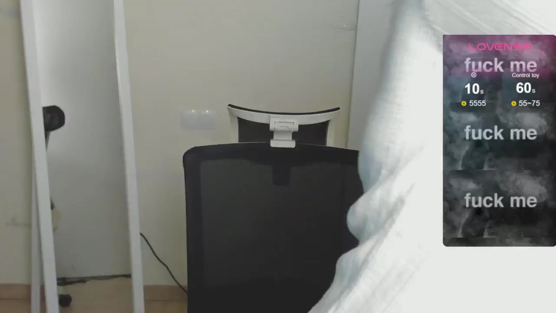 Gallery image thumbnail from Emilia_cherry's myfreecams stream on, 08/07/2024, 10:45 image 16 of 20