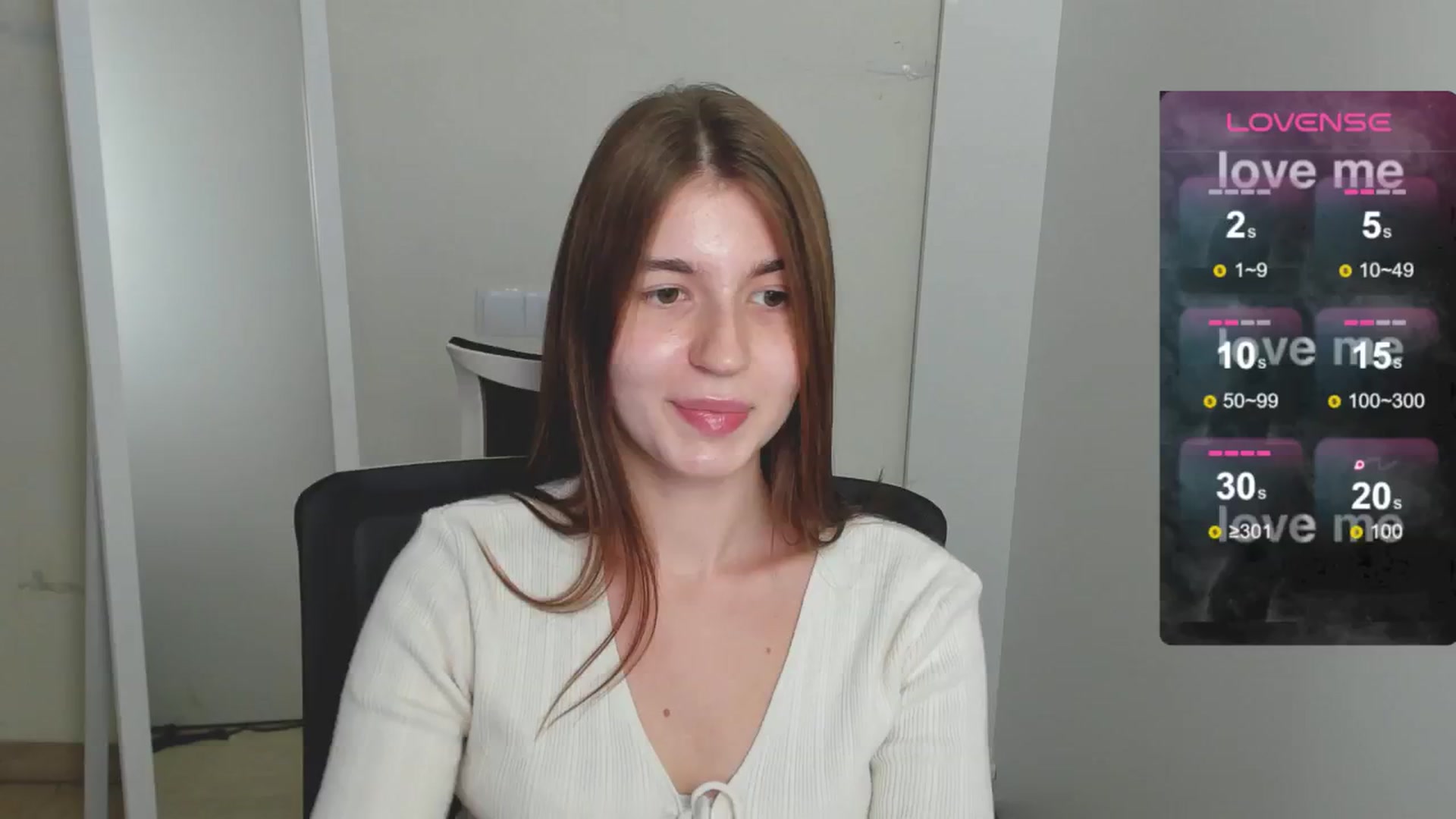 Gallery image thumbnail from Emilia_cherry's myfreecams stream on, 08/07/2024, 10:45 image 12 of 20