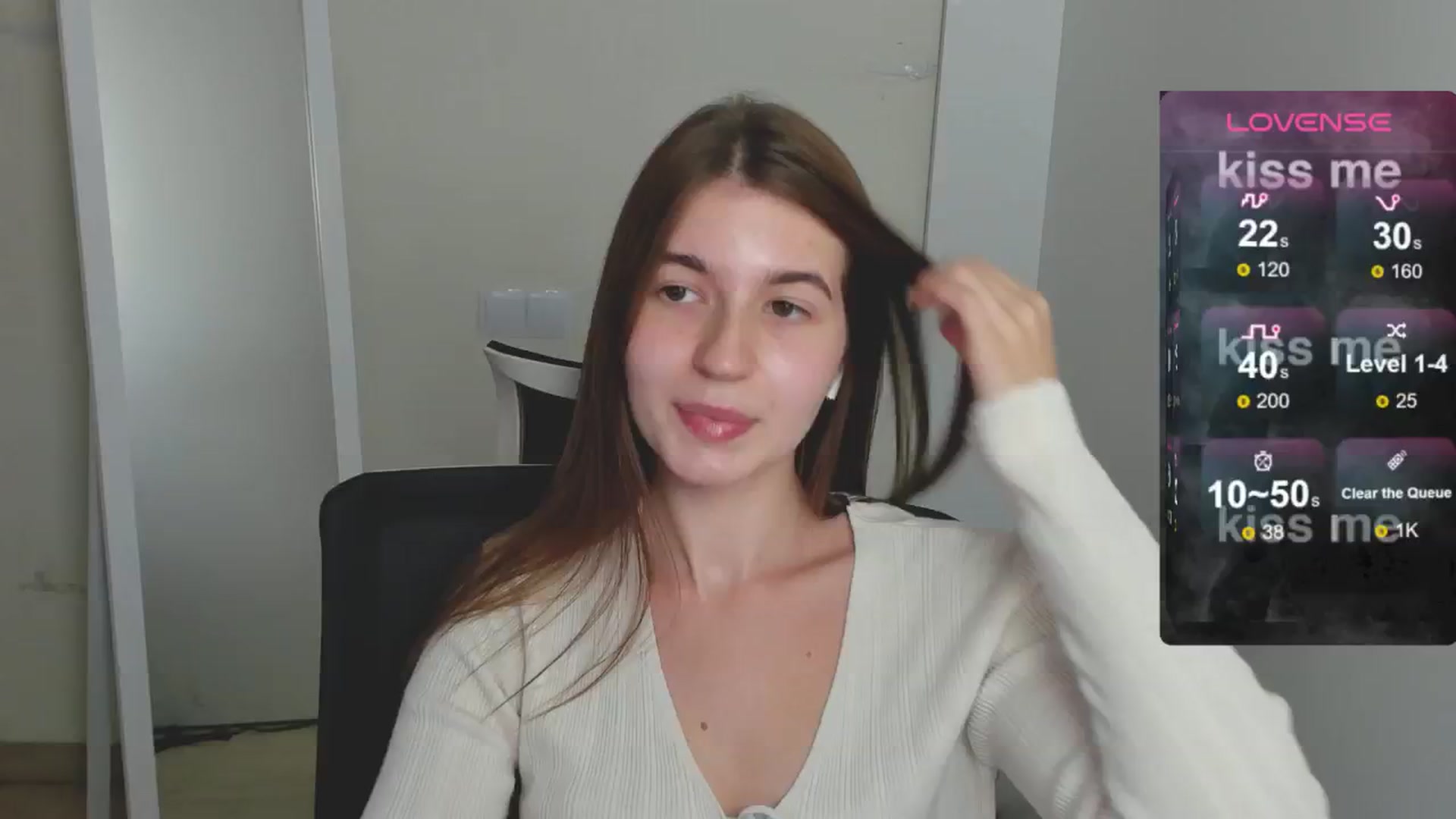 Gallery image thumbnail from Emilia_cherry's myfreecams stream on, 08/07/2024, 10:45 image 10 of 20