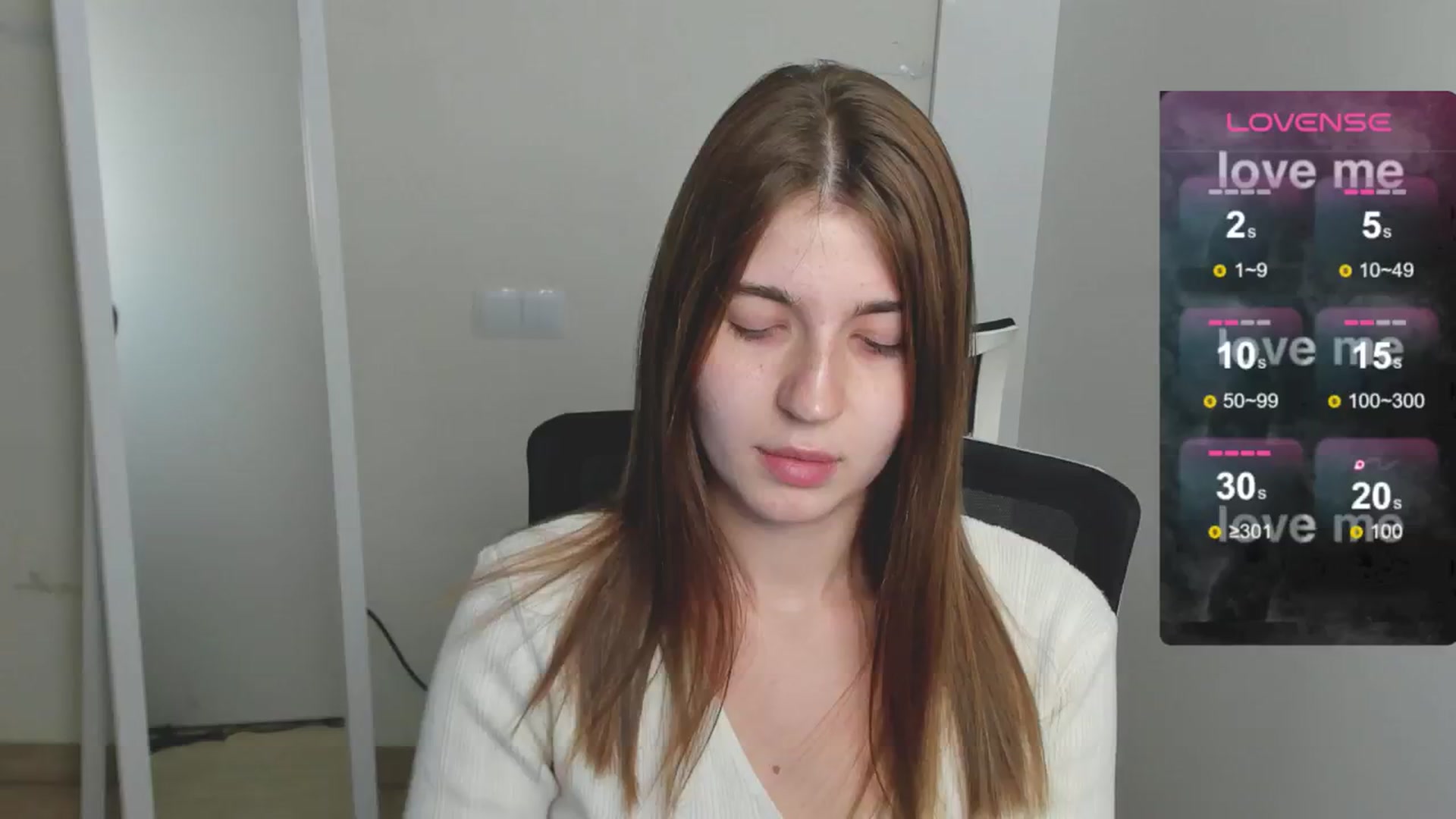Gallery image thumbnail from Emilia_cherry's myfreecams stream on, 08/07/2024, 11:54 image 5 of 20