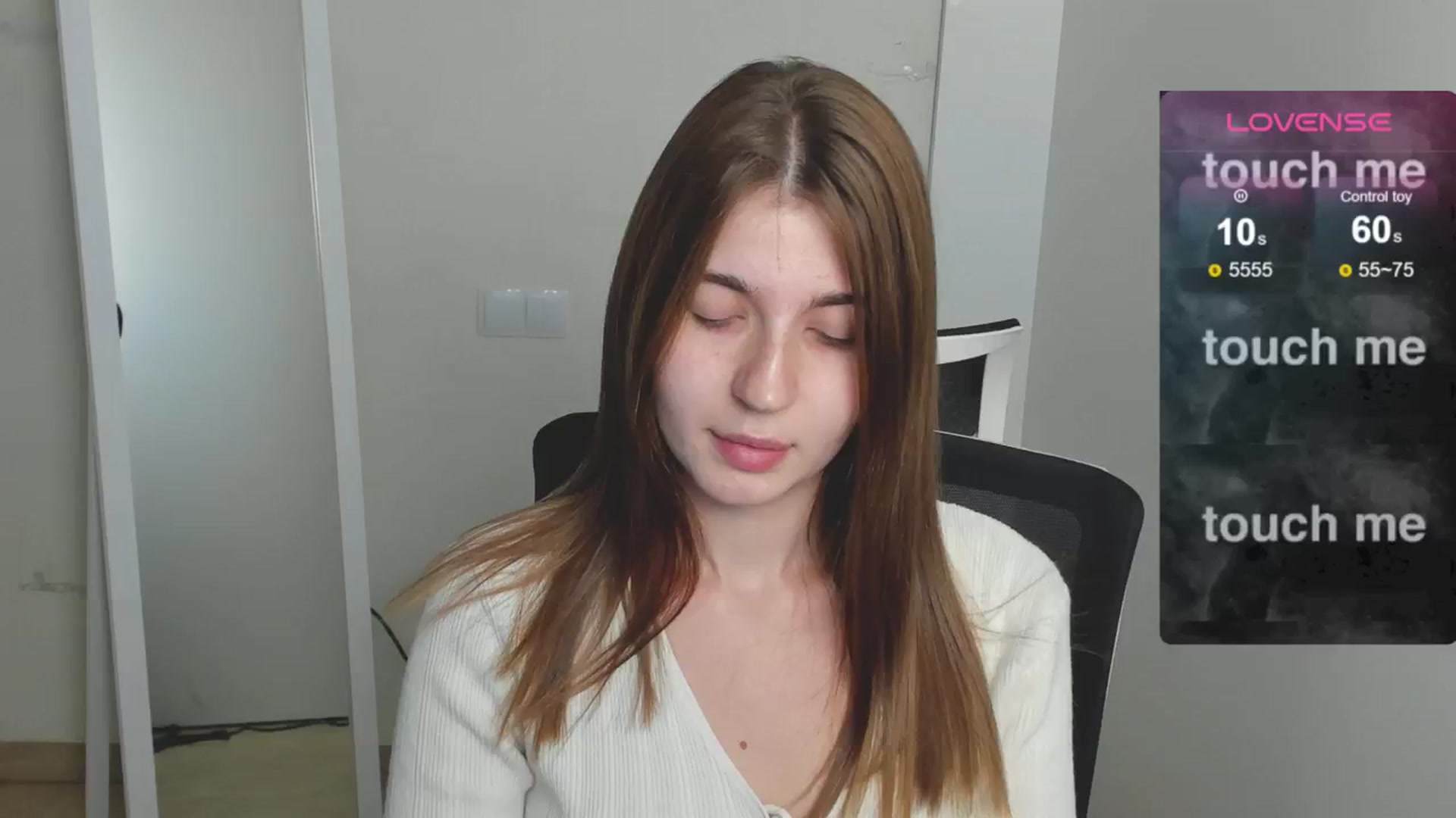 Gallery image thumbnail from Emilia_cherry's myfreecams stream on, 08/07/2024, 11:54 image 4 of 20