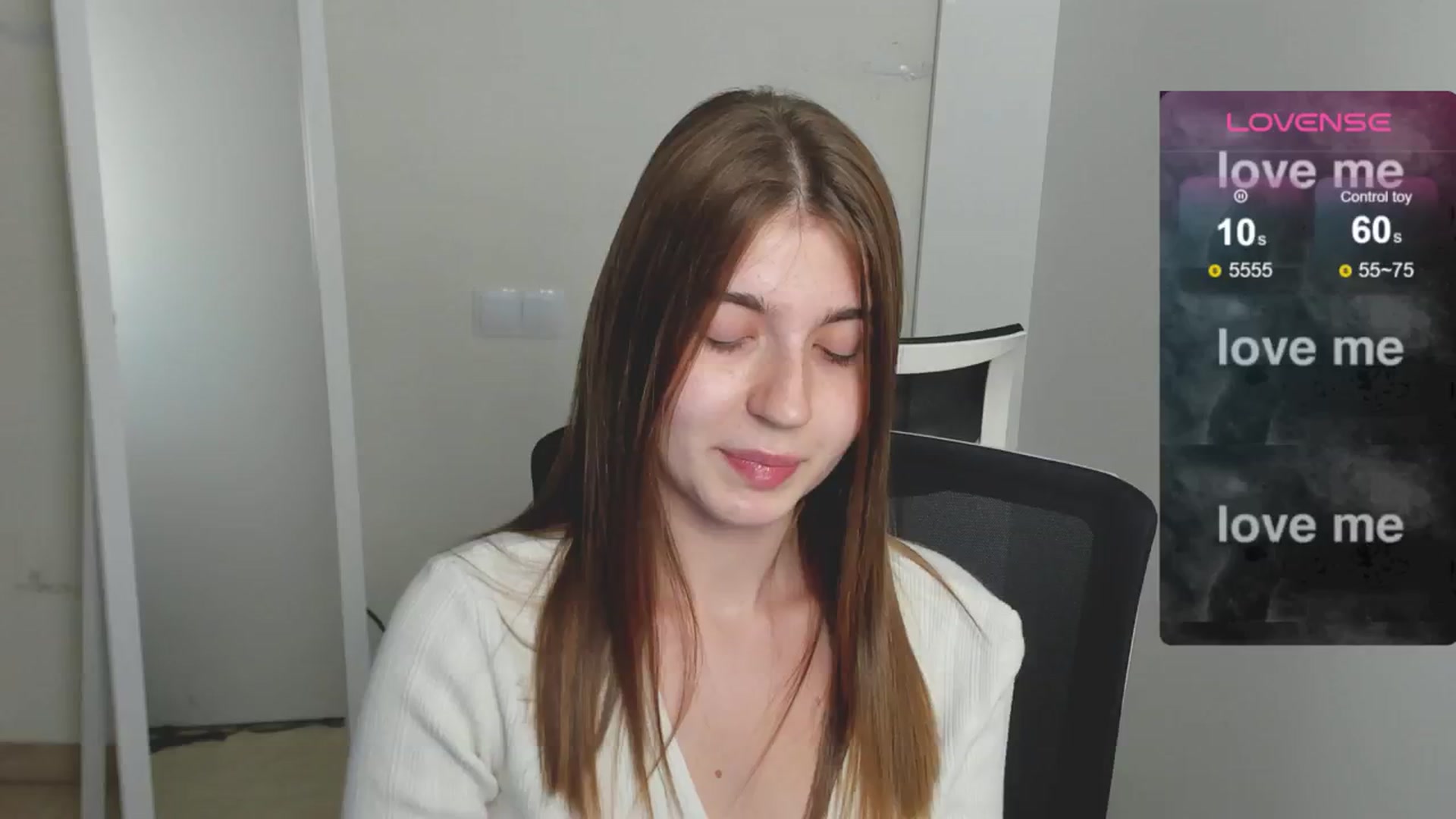 Gallery image thumbnail from Emilia_cherry's myfreecams stream on, 08/07/2024, 11:54 image 10 of 20