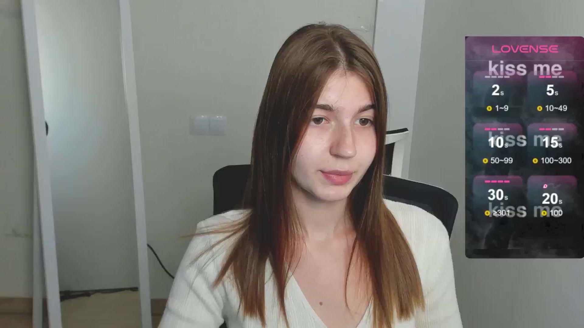 Gallery image thumbnail from Emilia_cherry's myfreecams stream on, 08/07/2024, 11:54 image 6 of 20