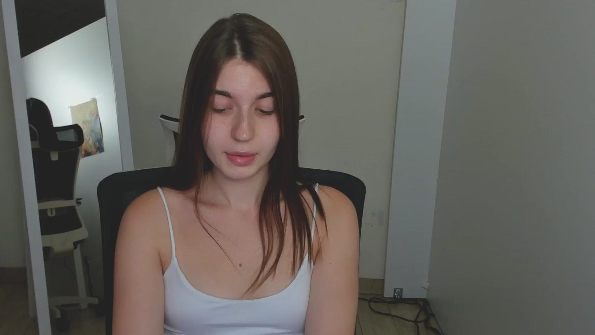 Gallery image thumbnail from Emilia_cherry's myfreecams stream on, 08/08/2024, 08:27 image 3 of 20