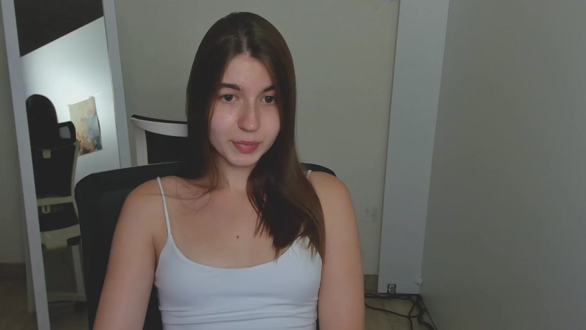 Gallery image thumbnail from Emilia_cherry's myfreecams stream on, 08/08/2024, 08:27 image 10 of 20