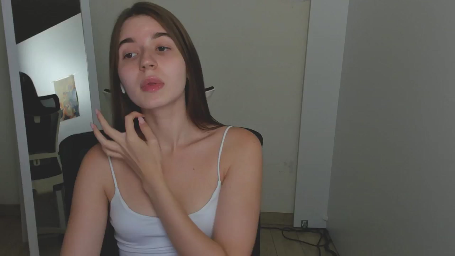 Gallery image thumbnail from Emilia_cherry's myfreecams stream on, 08/08/2024, 08:27 image 9 of 20