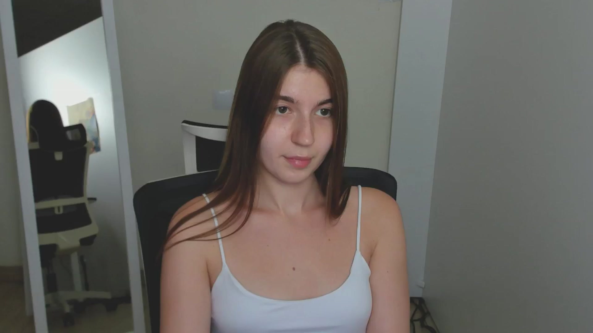 Gallery image thumbnail from Emilia_cherry's myfreecams stream on, 08/08/2024, 11:09 image 2 of 20
