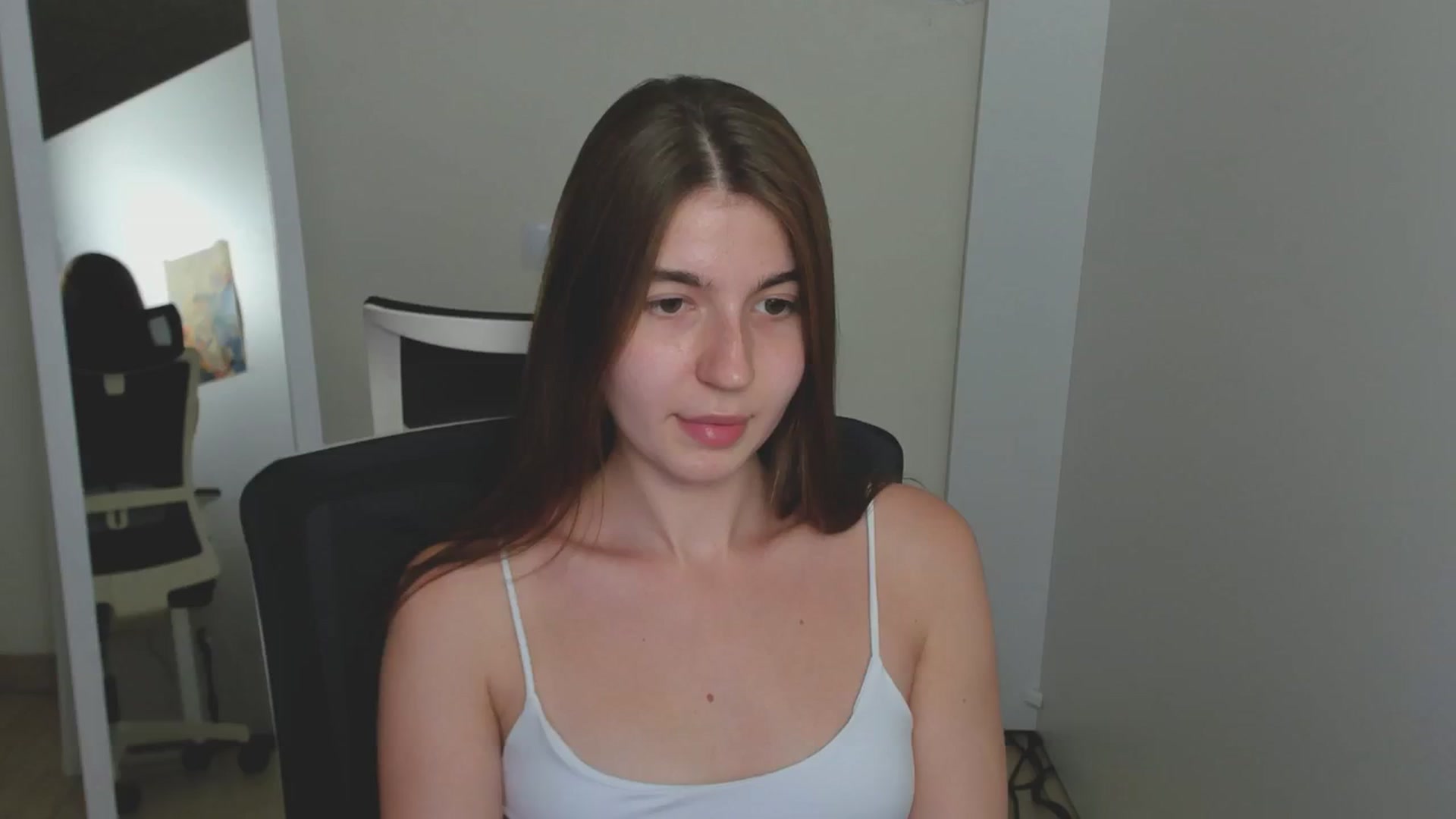 Gallery image thumbnail from Emilia_cherry's myfreecams stream on, 08/08/2024, 11:09 image 16 of 20