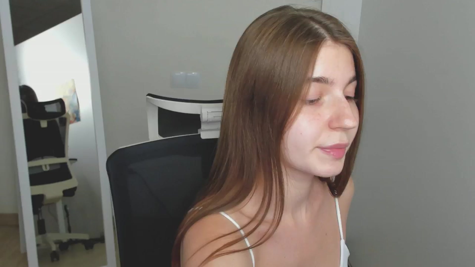 Gallery image thumbnail from Emilia_cherry's myfreecams stream on, 08/08/2024, 11:09 image 3 of 20