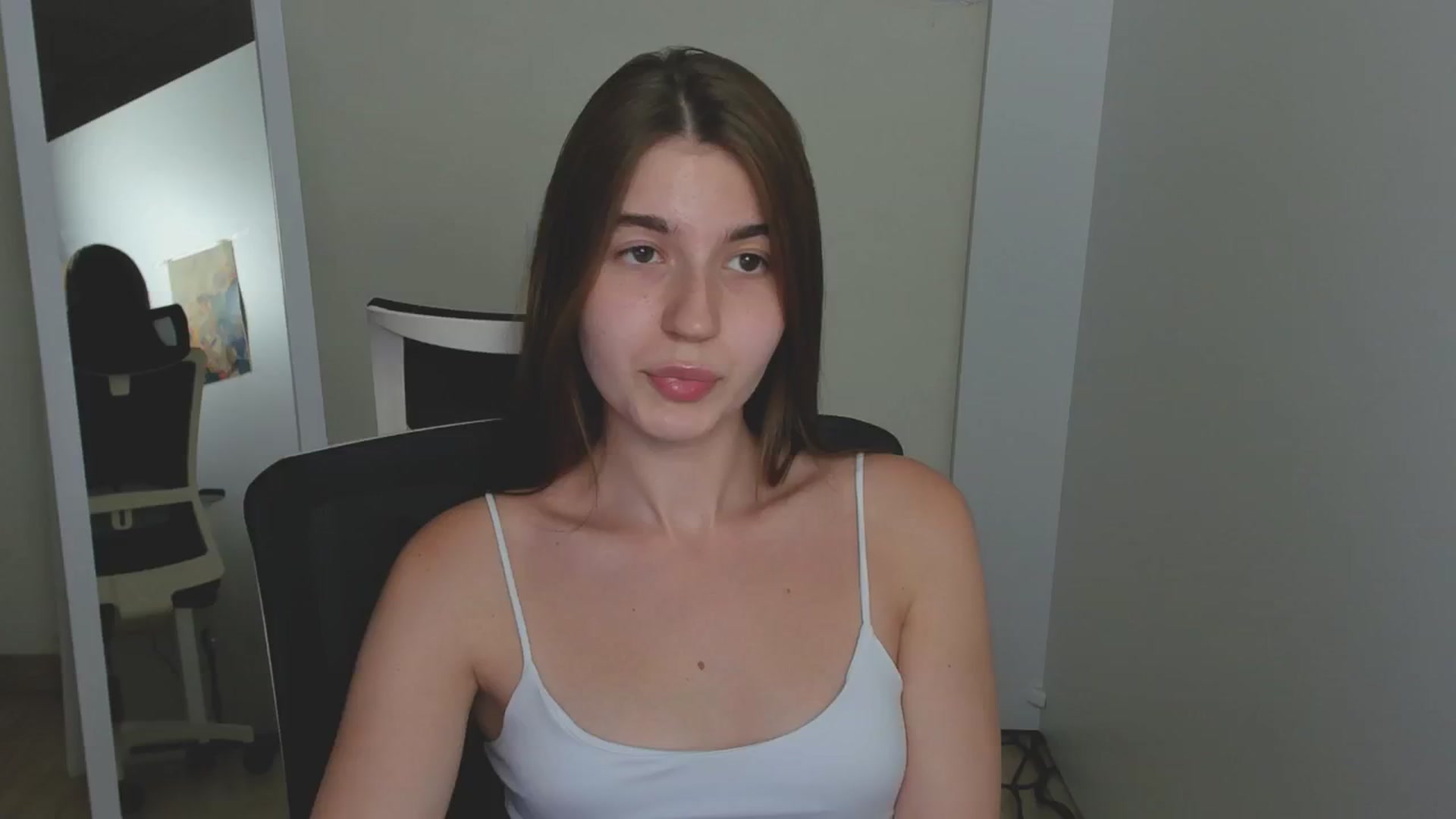 Gallery image thumbnail from Emilia_cherry's myfreecams stream on, 08/08/2024, 11:09 image 13 of 20