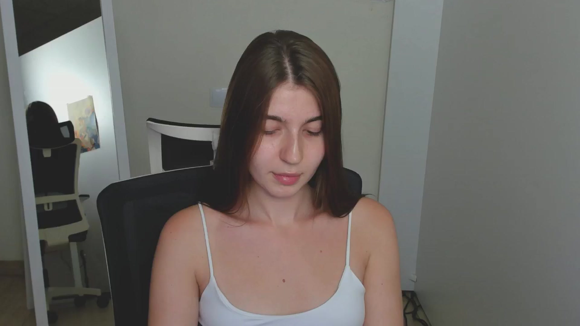 Gallery image thumbnail from Emilia_cherry's myfreecams stream on, 08/08/2024, 11:09 image 15 of 20