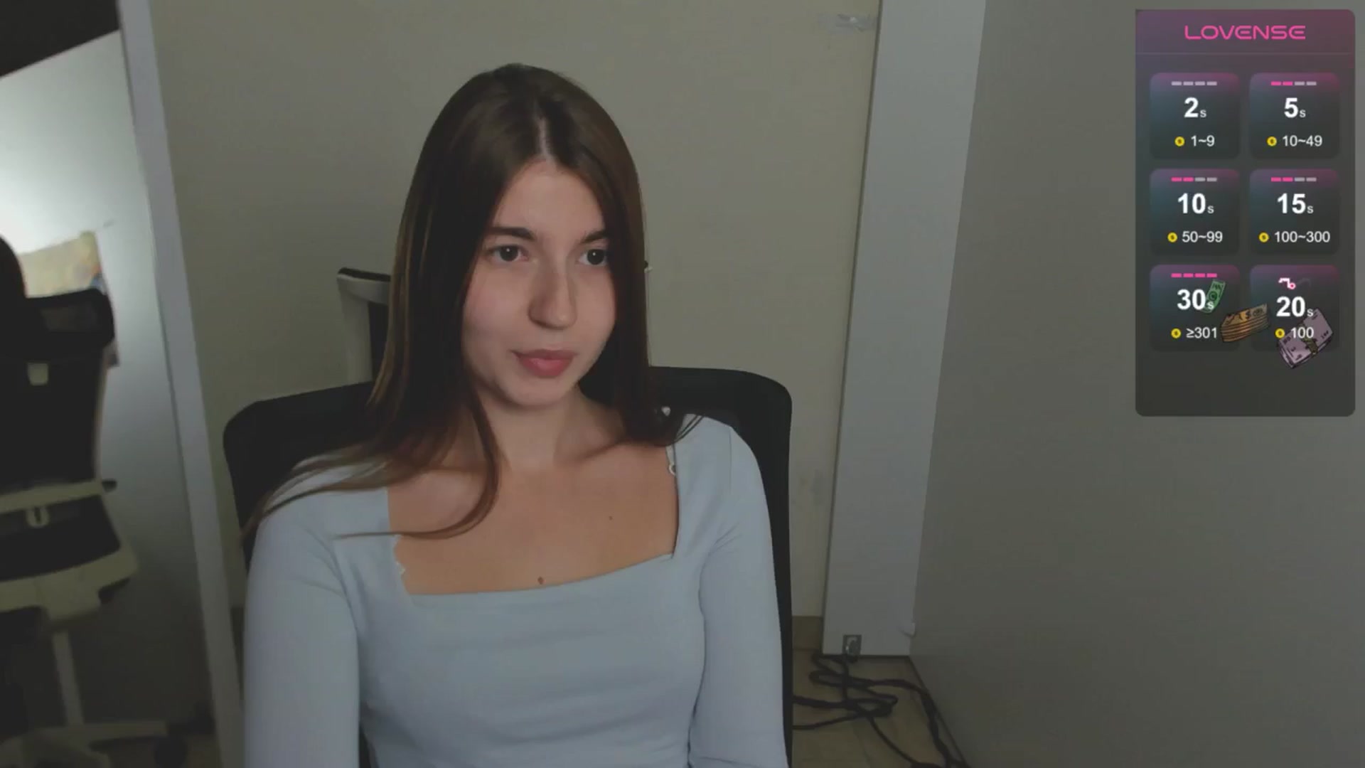 Gallery image thumbnail from Emilia_cherry's myfreecams stream on, 08/10/2024, 09:44 image 17 of 20