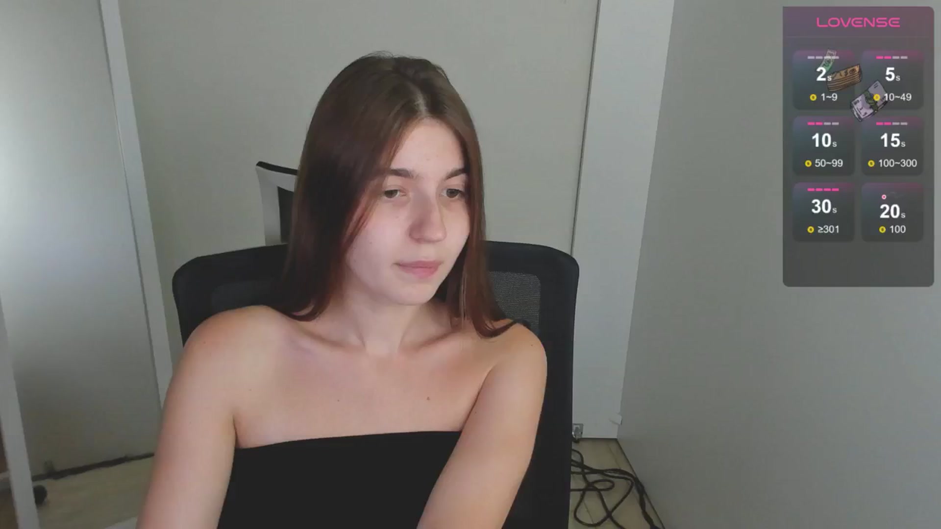 Gallery image thumbnail from Emilia_cherry's myfreecams stream on, 08/13/2024, 09:39 image 16 of 20