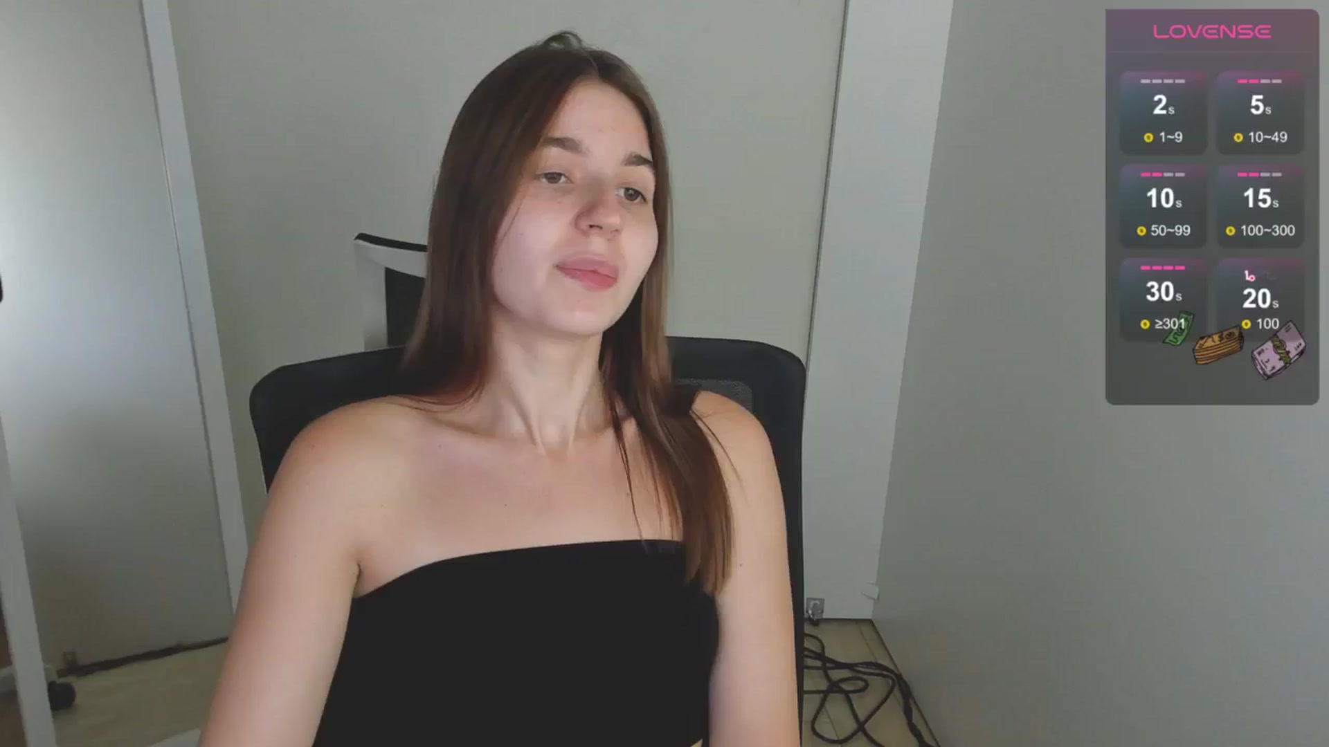 Gallery image thumbnail from Emilia_cherry's myfreecams stream on, 08/13/2024, 09:39 image 3 of 20