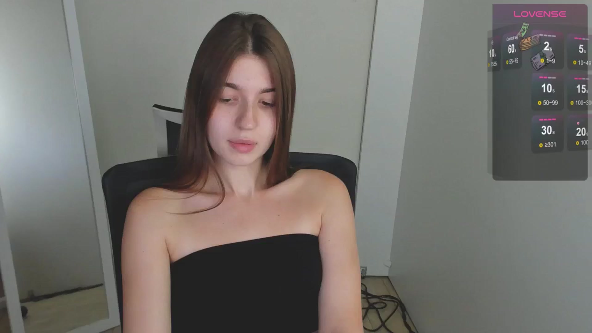 Gallery image thumbnail from Emilia_cherry's myfreecams stream on, 08/13/2024, 09:39 image 8 of 20