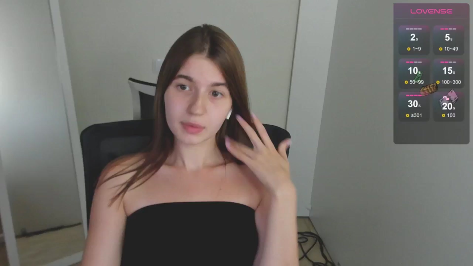 Gallery image thumbnail from Emilia_cherry's myfreecams stream on, 08/13/2024, 10:51 image 1 of 20