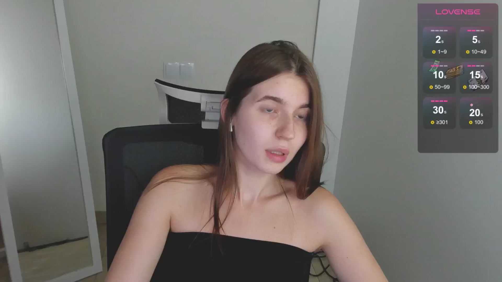 Gallery image thumbnail from Emilia_cherry's myfreecams stream on, 08/13/2024, 10:51 image 2 of 20