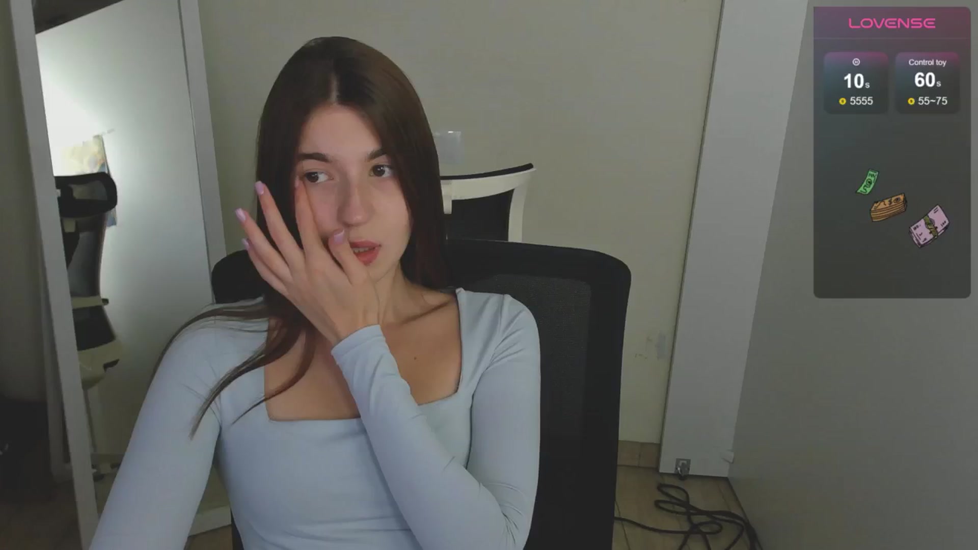 Gallery image thumbnail from Emilia_cherry's myfreecams stream on, 08/14/2024, 08:03 image 13 of 20