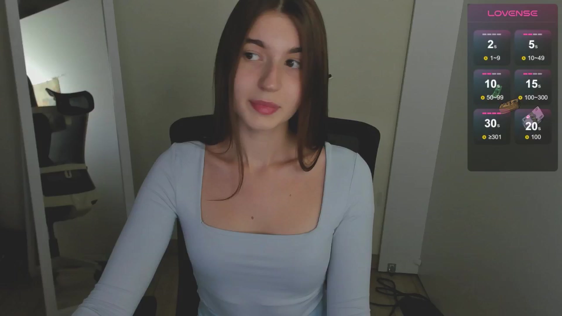 Gallery image thumbnail from Emilia_cherry's myfreecams stream on, 08/14/2024, 08:03 image 19 of 20