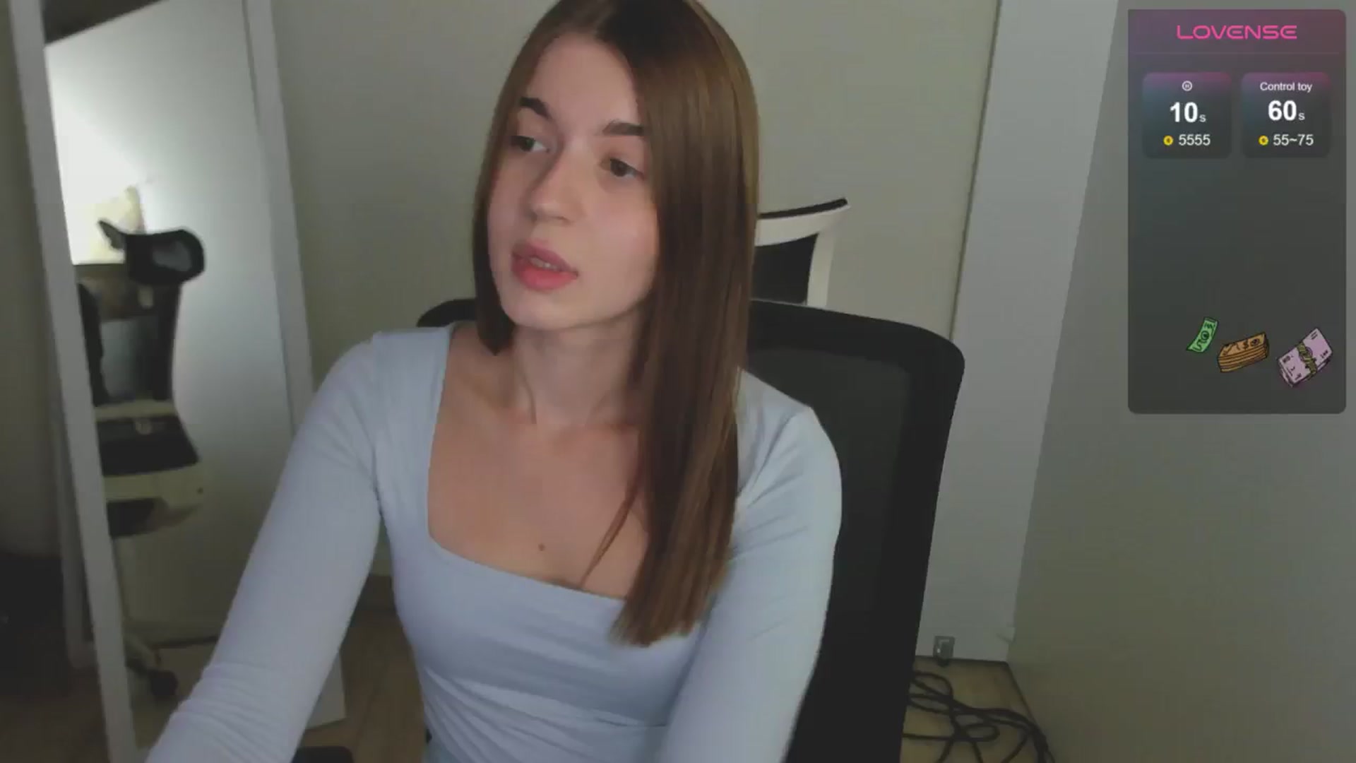 Gallery image thumbnail from Emilia_cherry's myfreecams stream on, 08/14/2024, 08:03 image 1 of 20