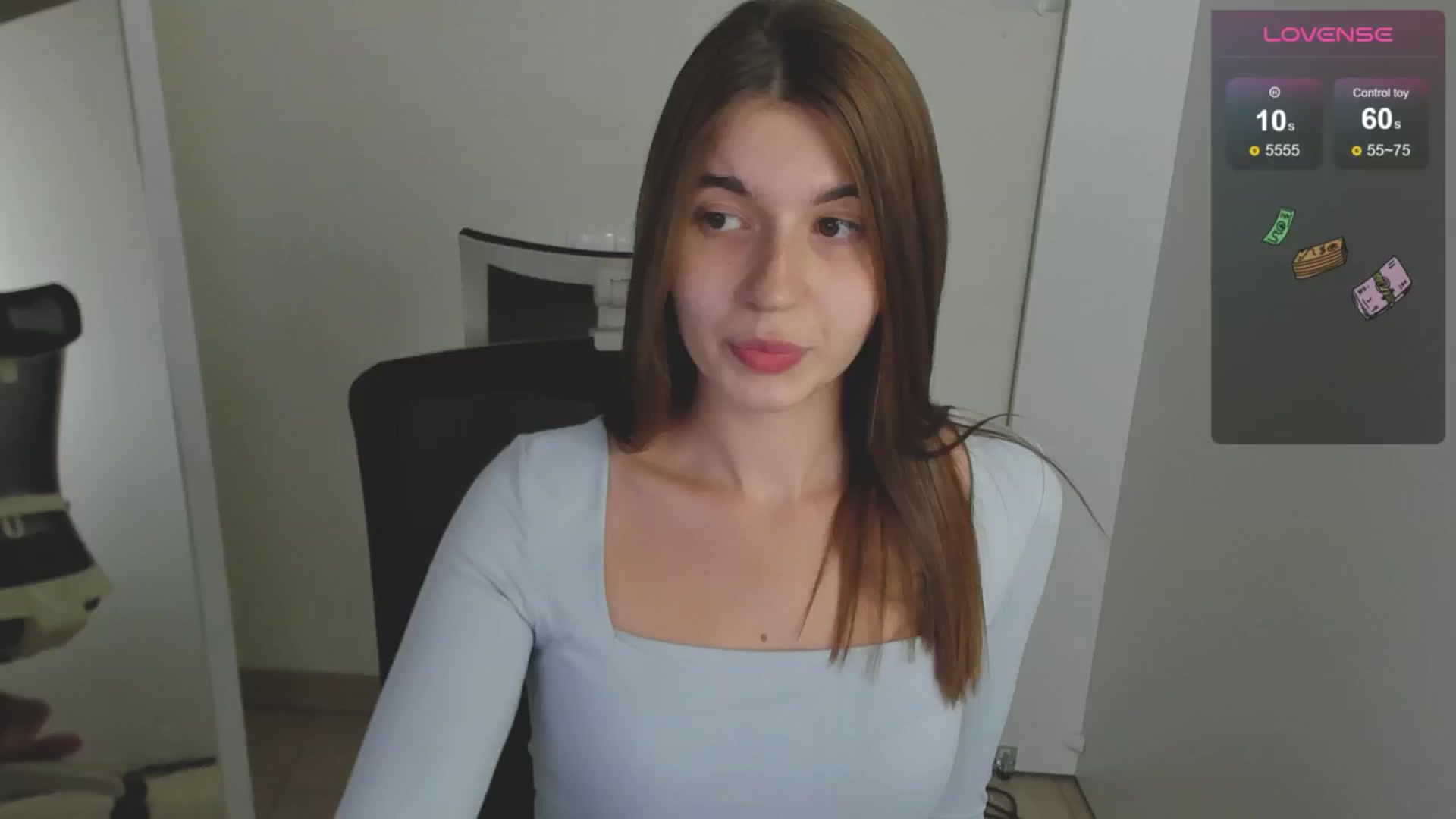 Gallery image thumbnail from Emilia_cherry's myfreecams stream on, 08/15/2024, 10:38 image 17 of 20