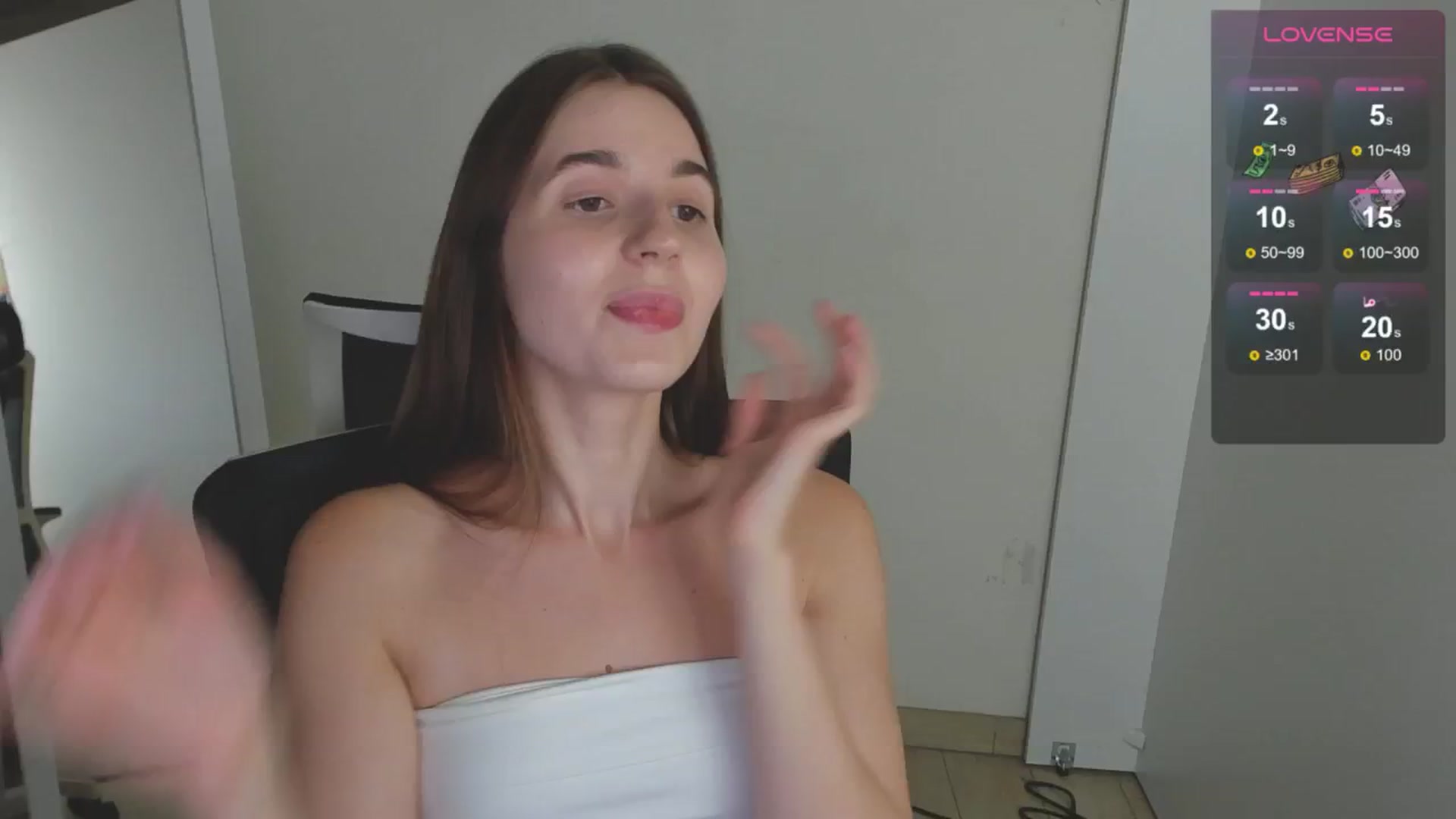Gallery image thumbnail from Emilia_cherry's myfreecams stream on, 08/16/2024, 10:02 image 13 of 20