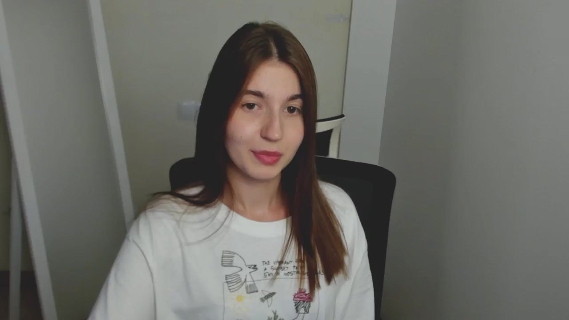Gallery image thumbnail from Emilia_cherry's myfreecams stream on, 08/17/2024, 09:22 image 1 of 20