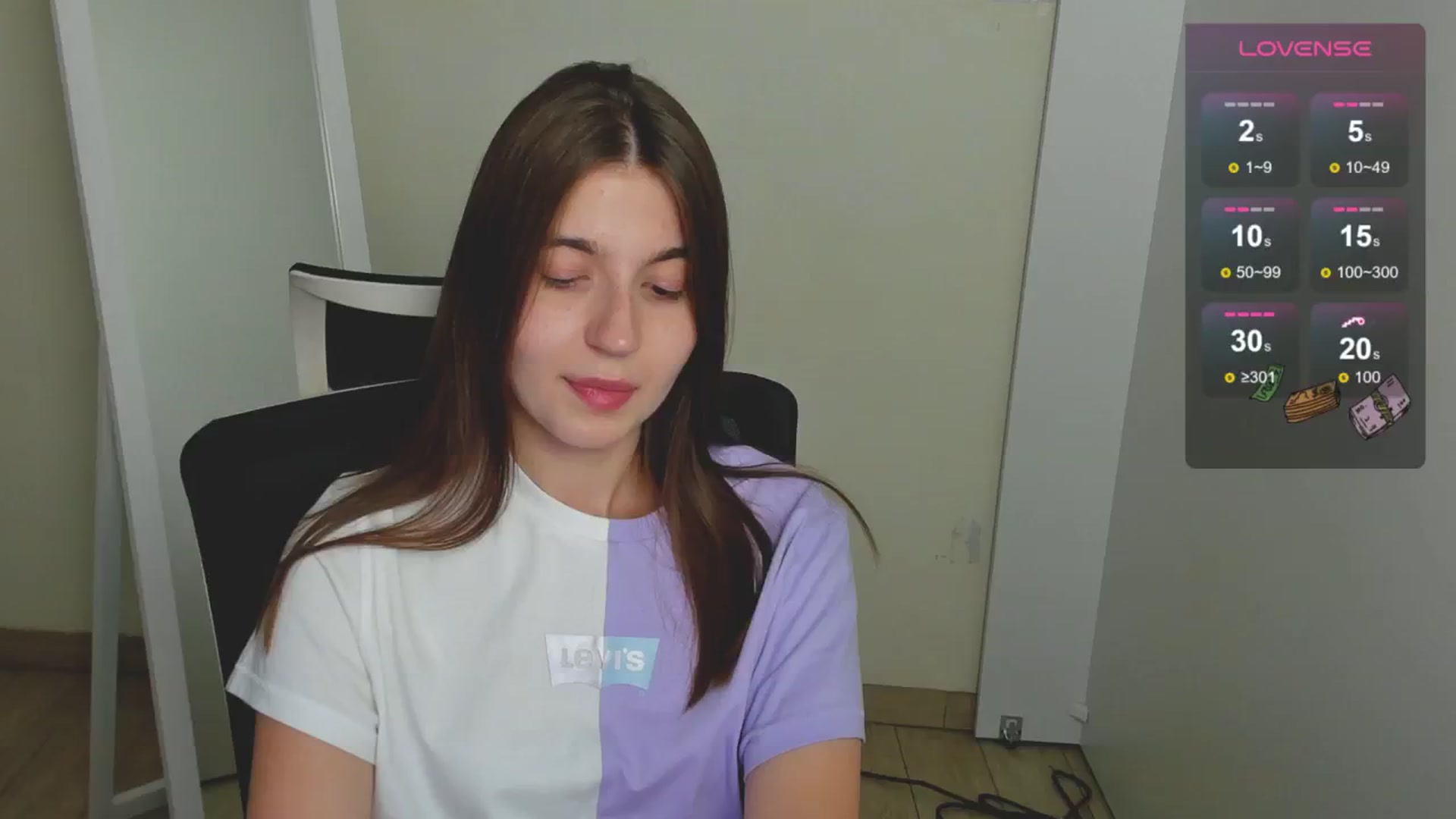 Gallery image thumbnail from Emilia_cherry's myfreecams stream on, 08/20/2024, 10:09 image 16 of 20