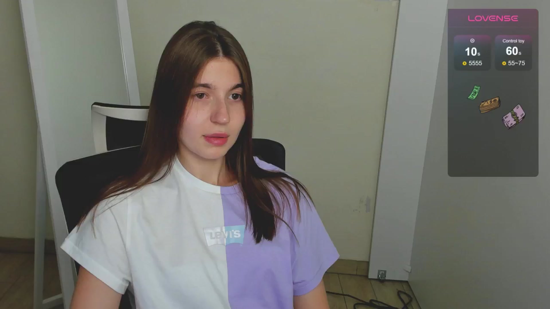 Gallery image thumbnail from Emilia_cherry's myfreecams stream on, 08/20/2024, 10:09 image 17 of 20