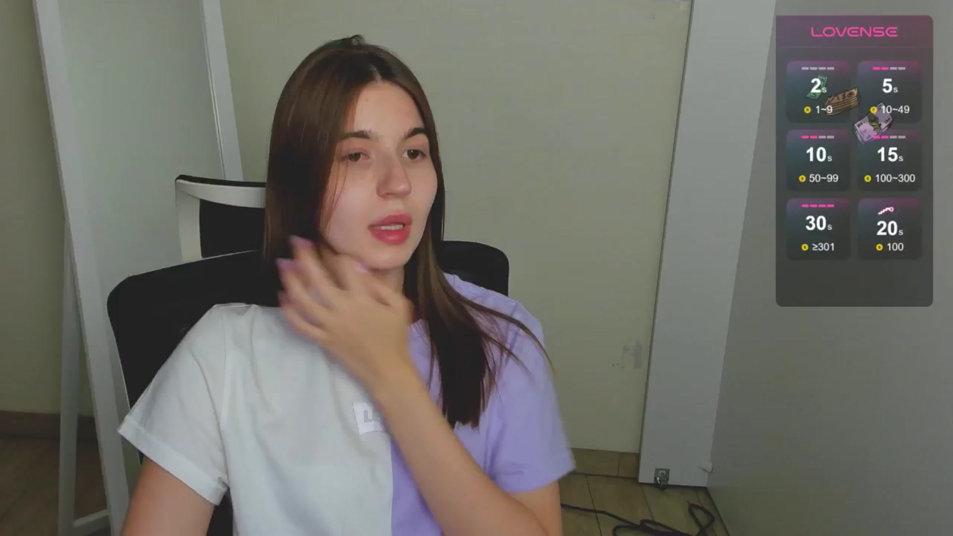 Gallery image thumbnail from Emilia_cherry's myfreecams stream on, 08/20/2024, 10:09 image 18 of 20