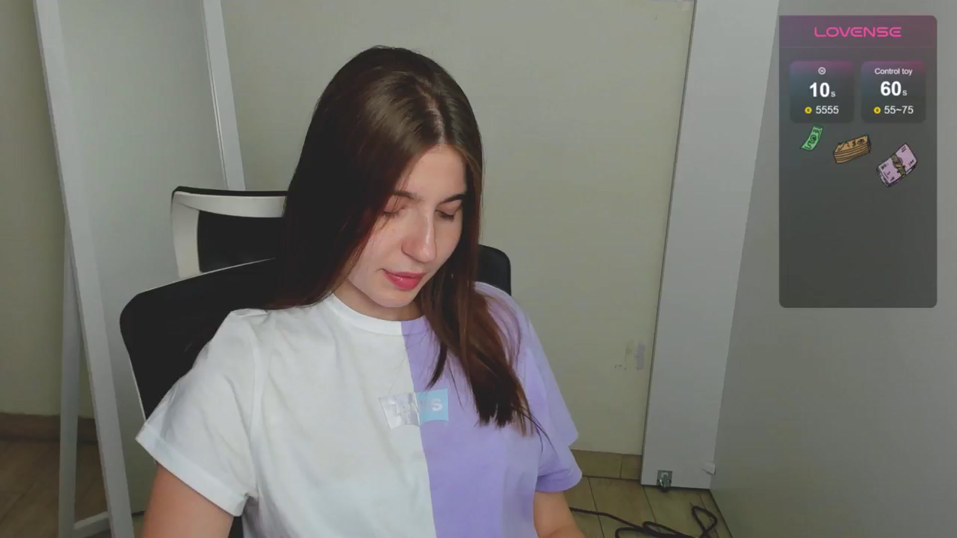 Gallery image thumbnail from Emilia_cherry's myfreecams stream on, 08/20/2024, 10:09 image 12 of 20