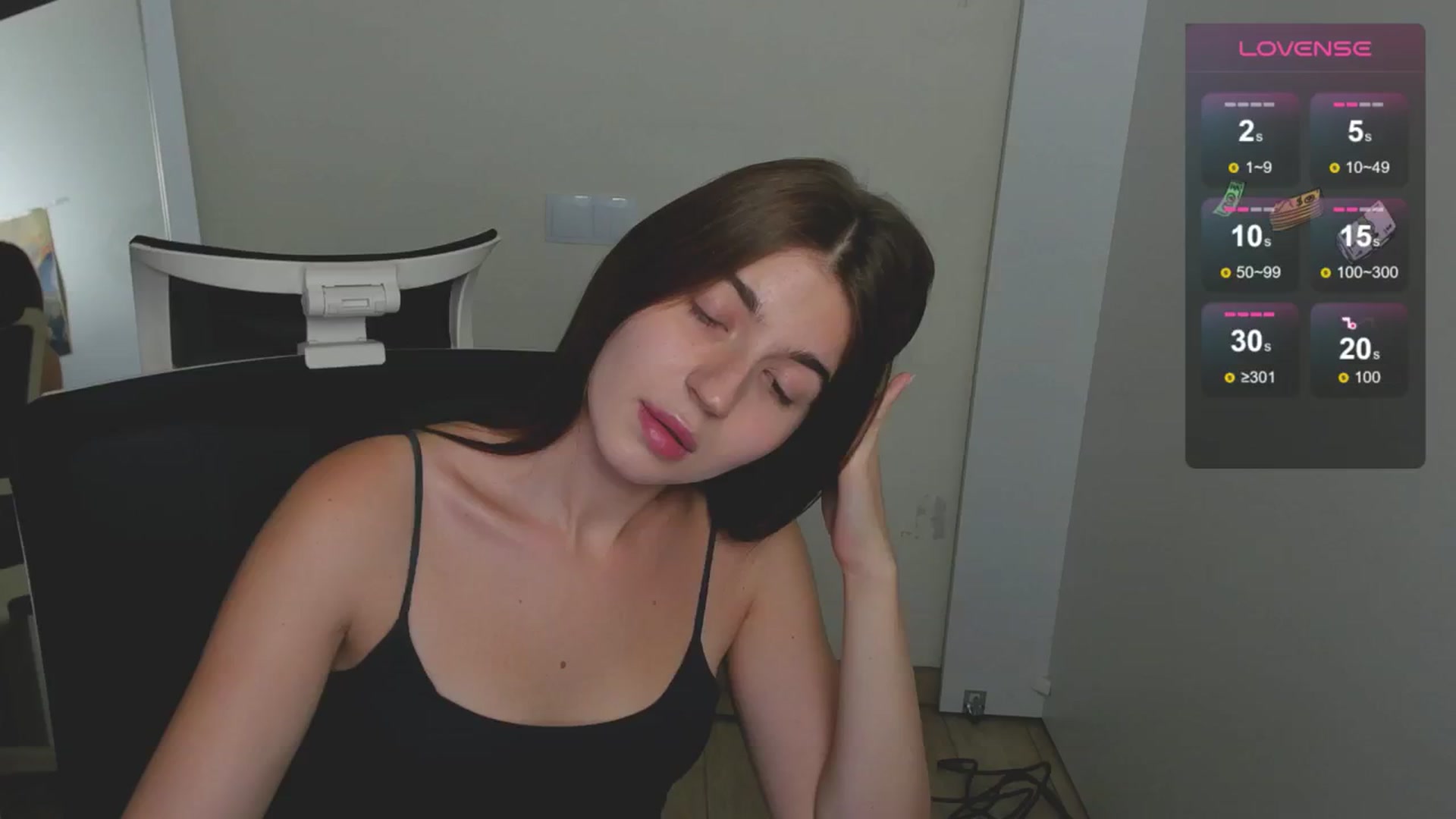 Gallery image thumbnail from Emilia_cherry's myfreecams stream on, 08/22/2024, 09:16 image 1 of 20