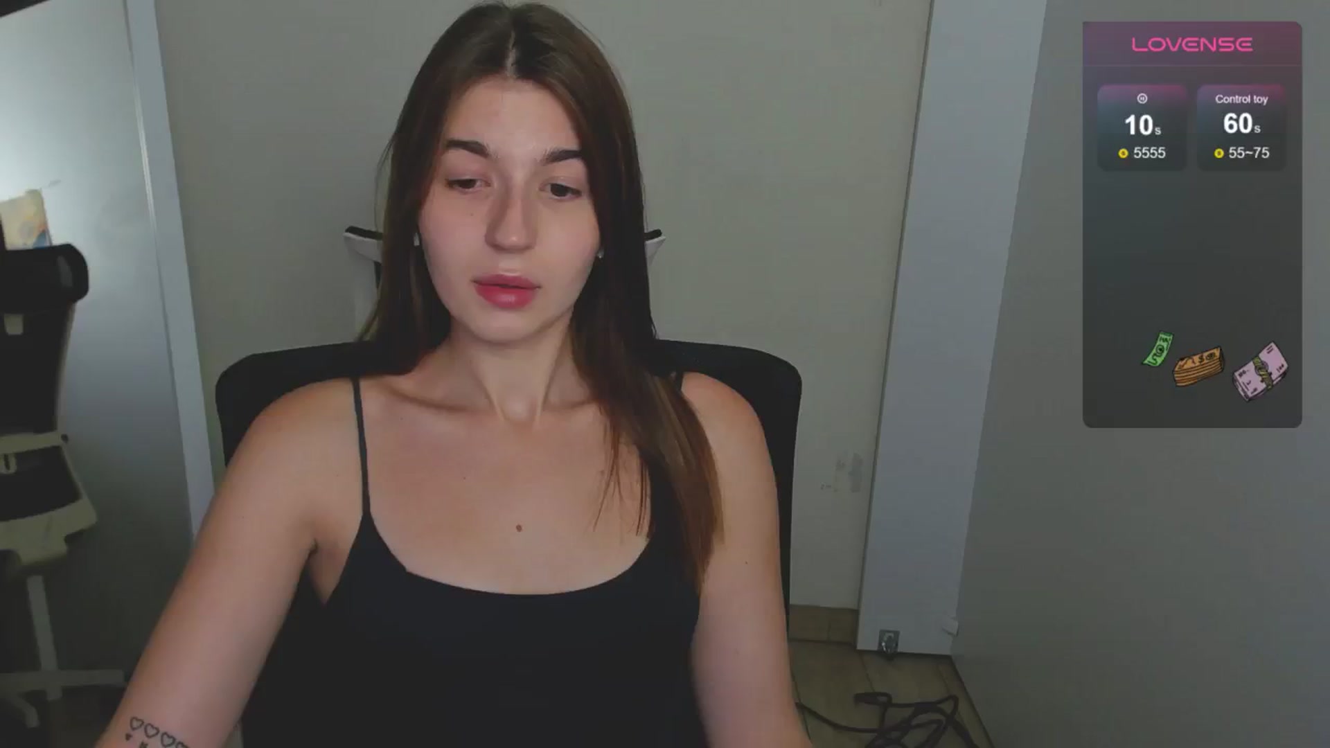 Gallery image thumbnail from Emilia_cherry's myfreecams stream on, 08/22/2024, 09:16 image 2 of 20