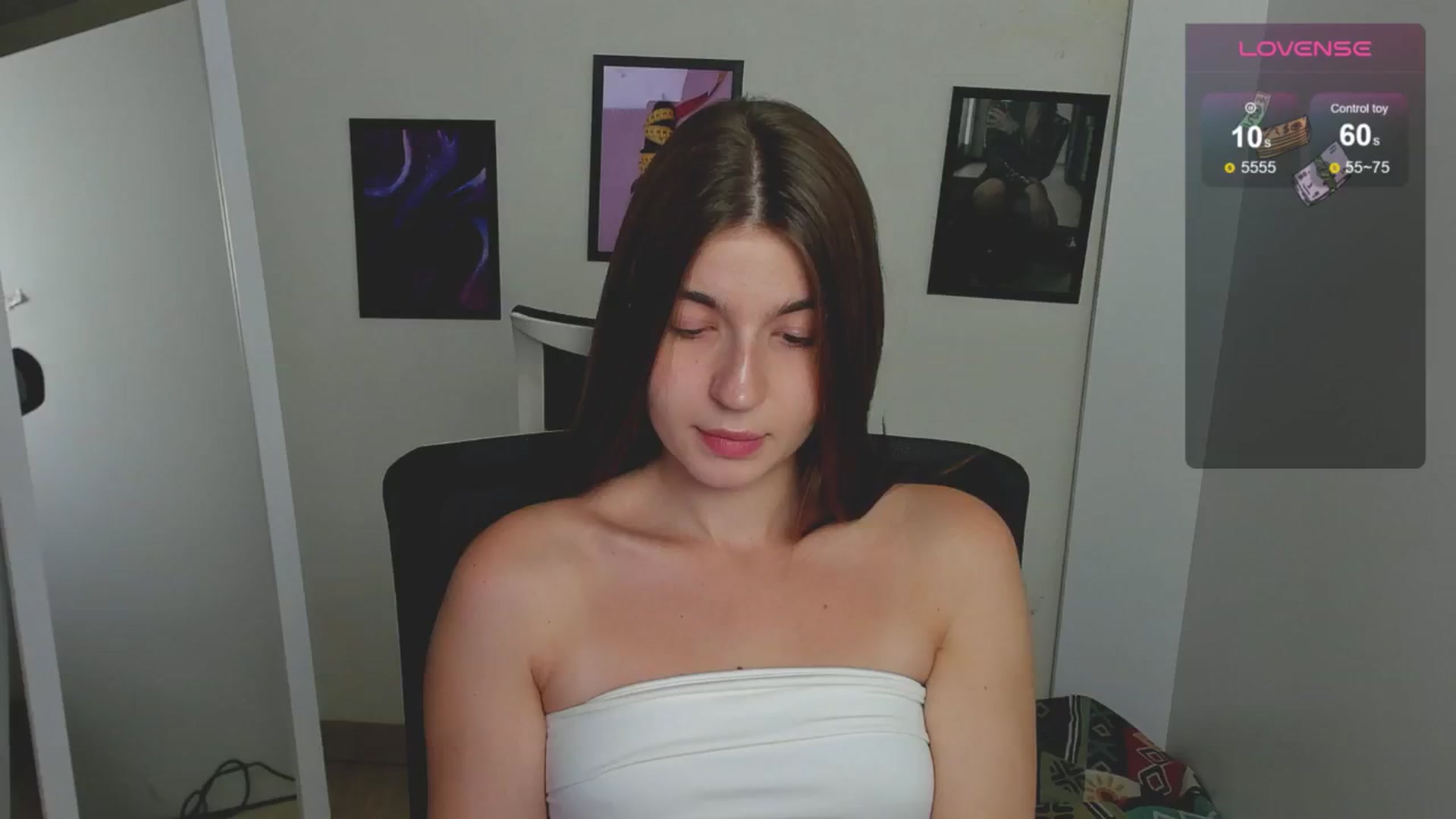 Gallery image thumbnail from Emilia_cherry's myfreecams stream on, 08/26/2024, 07:37 image 11 of 20