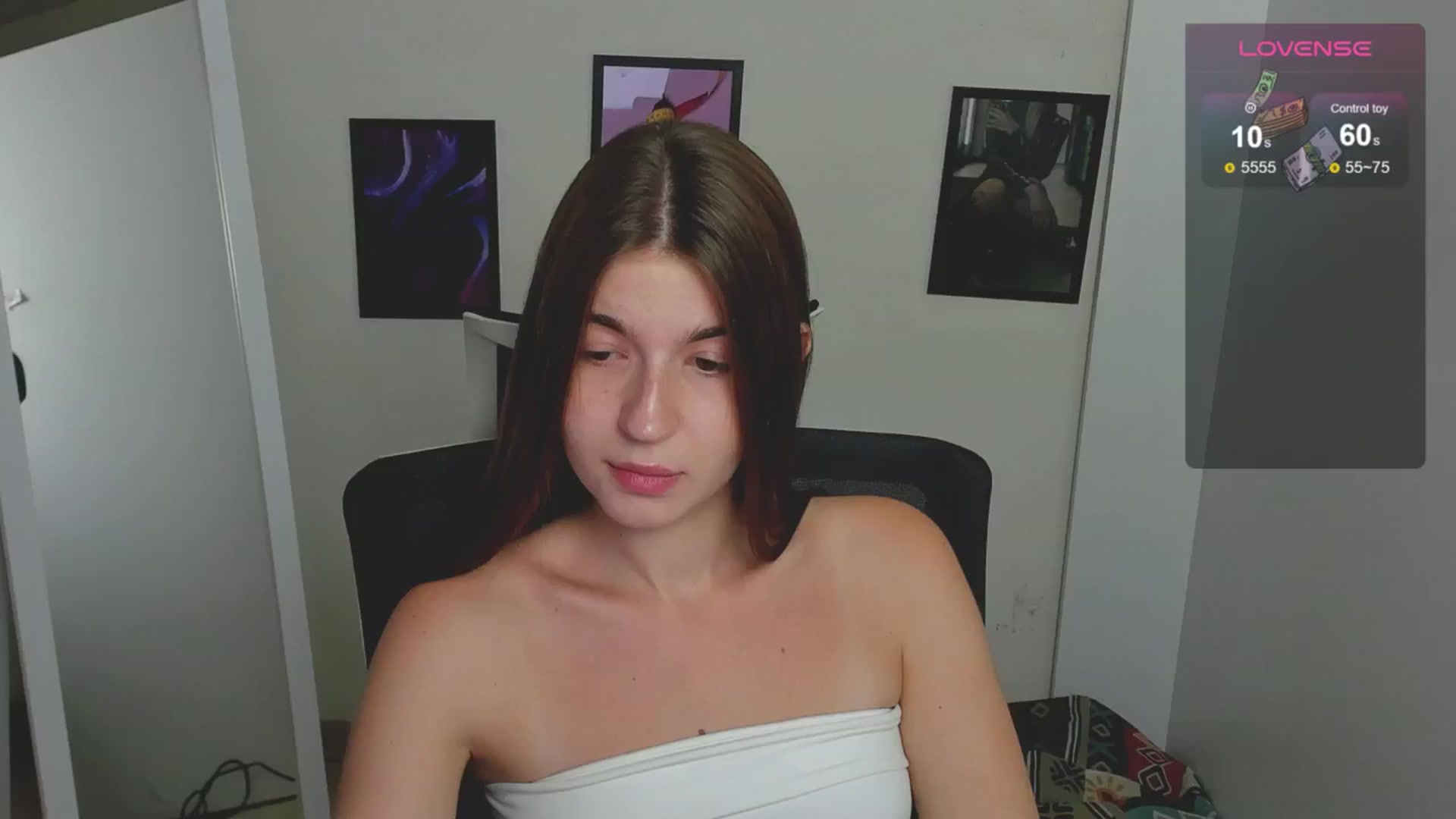 Gallery image thumbnail from Emilia_cherry's myfreecams stream on, 08/26/2024, 07:37 image 14 of 20