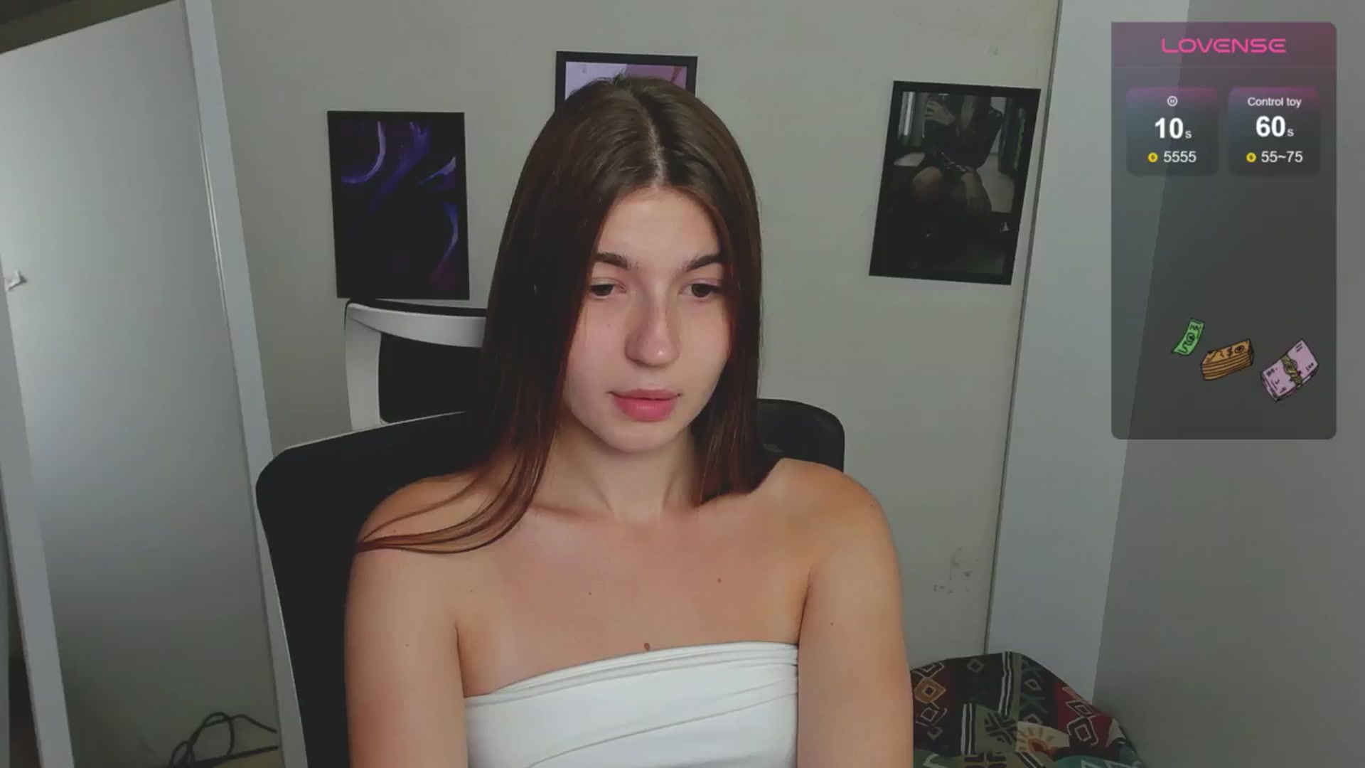 Gallery image thumbnail from Emilia_cherry's myfreecams stream on, 08/26/2024, 07:37 image 7 of 20