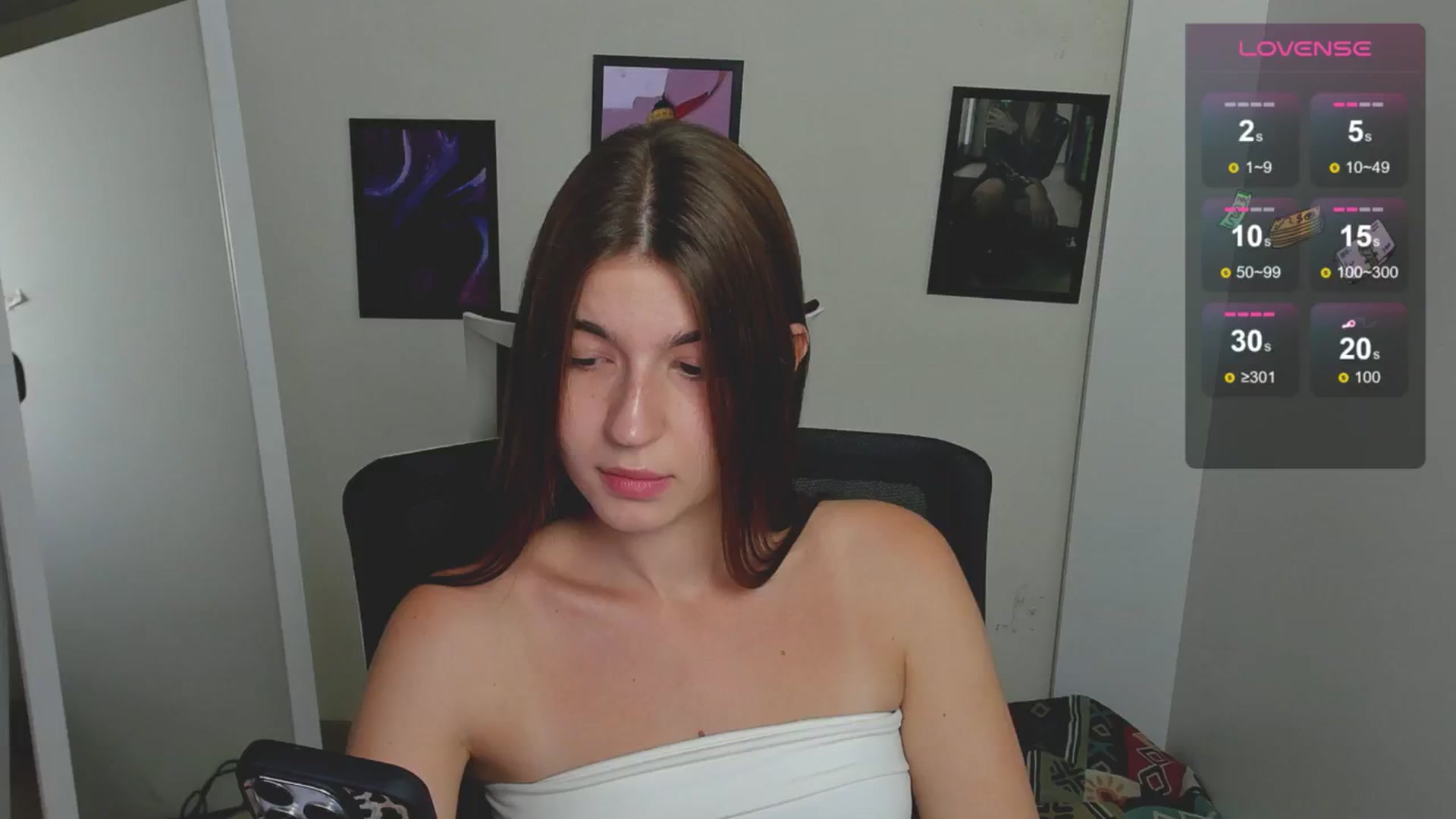 Gallery image thumbnail from Emilia_cherry's myfreecams stream on, 08/26/2024, 07:37 image 15 of 20